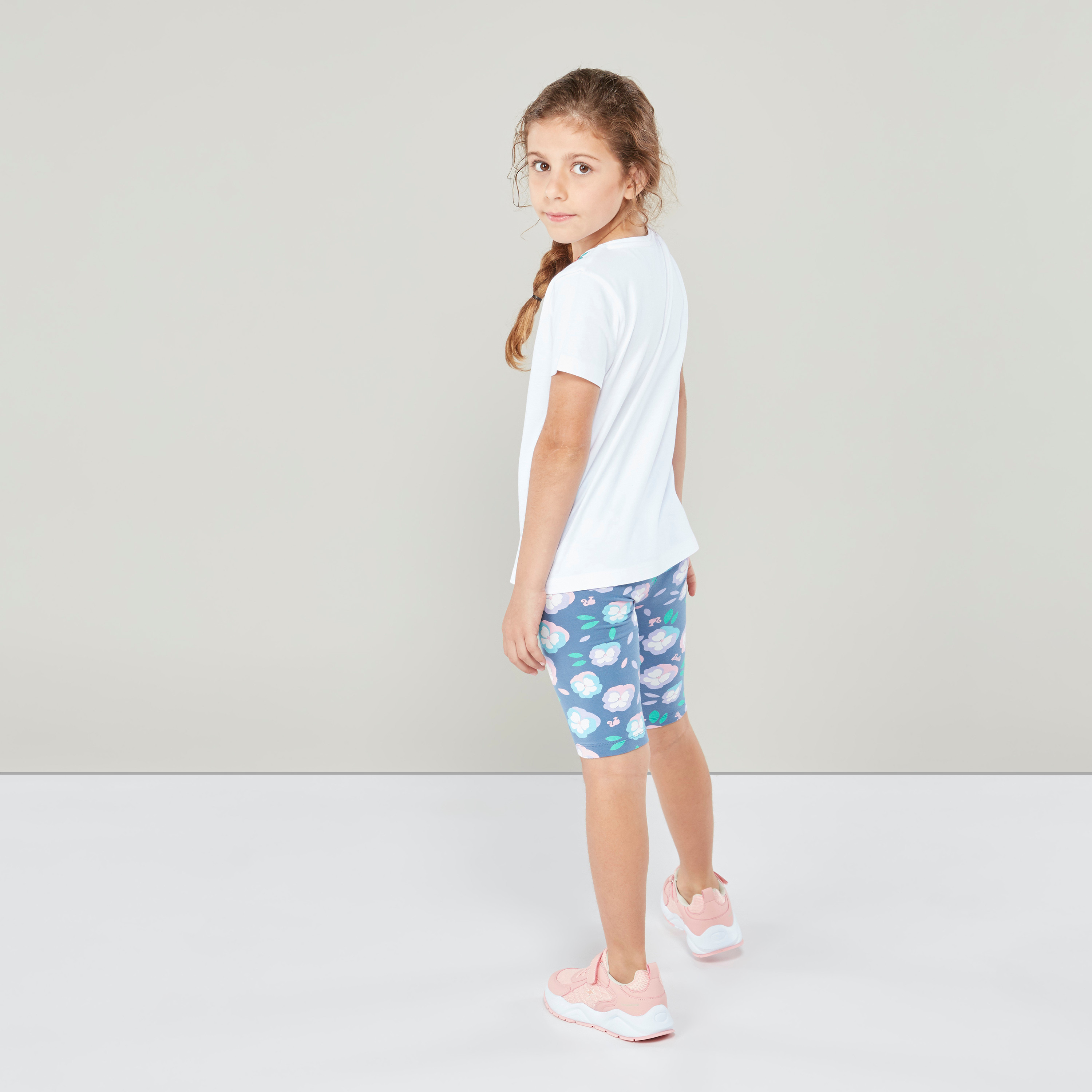 Iconic Solid T-shirt with Short Sleeves and Embellished Detail-girls-clothing-schoolwear-tshirts-image-3