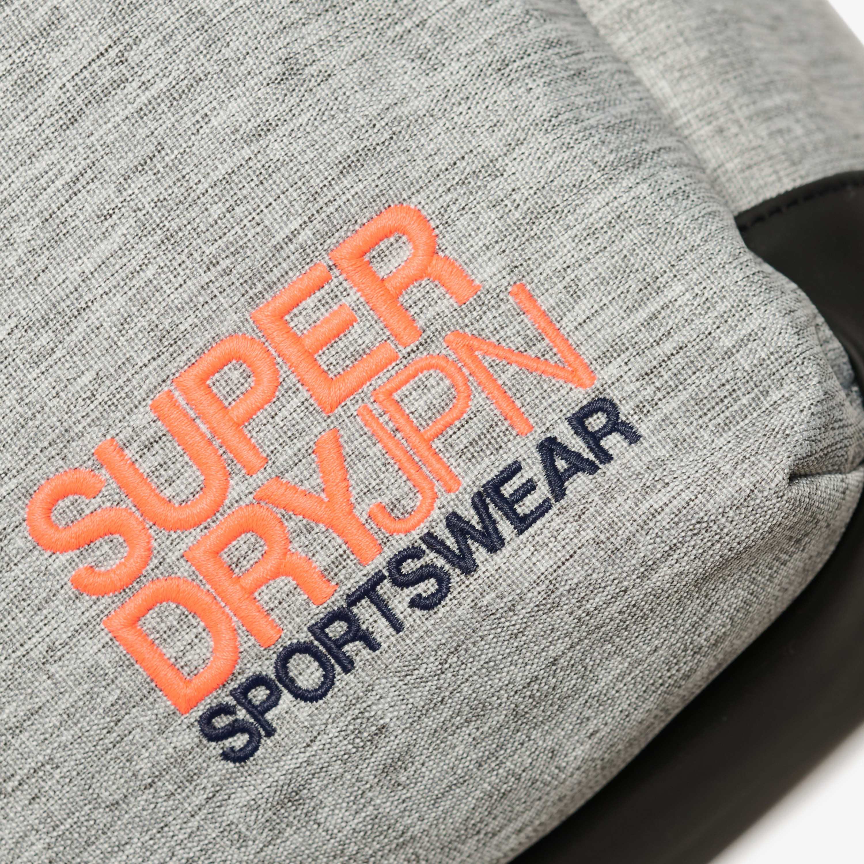 حقيبة ظهر Superdry Windyatcher Montana مطرزة ومطبوعة بشعار علوي ومقبض منسوج-men-bags-image-5