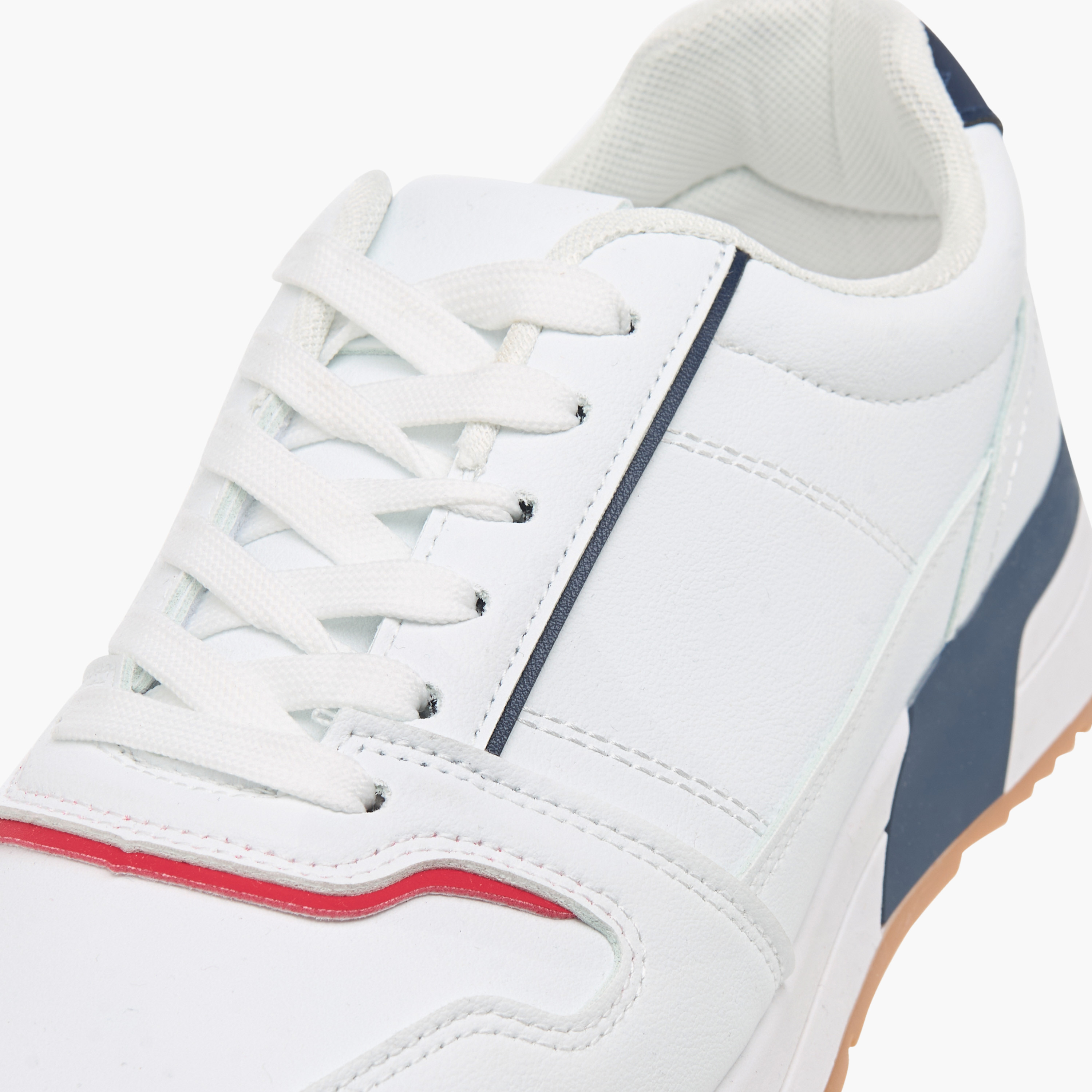 حذاء سنيكرز برباط إغلاق من إل بي إل من شوإكسبريس-men-shoes-sneakers-image-4