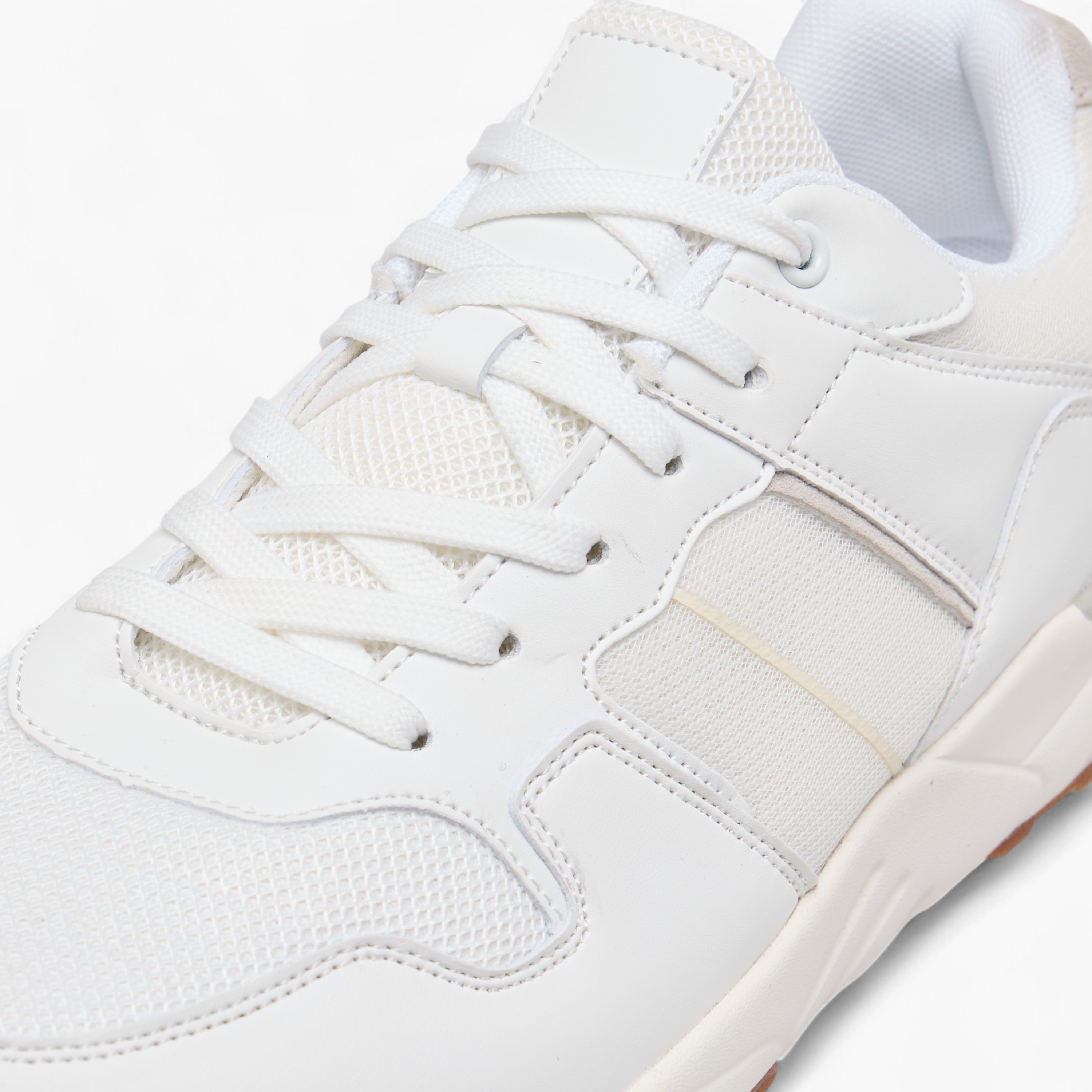 حذاء سنيكرز بِألواح ورباط إغلاق من إل بي إل من شو إكسبرس-men-shoes-sneakers-image-4
