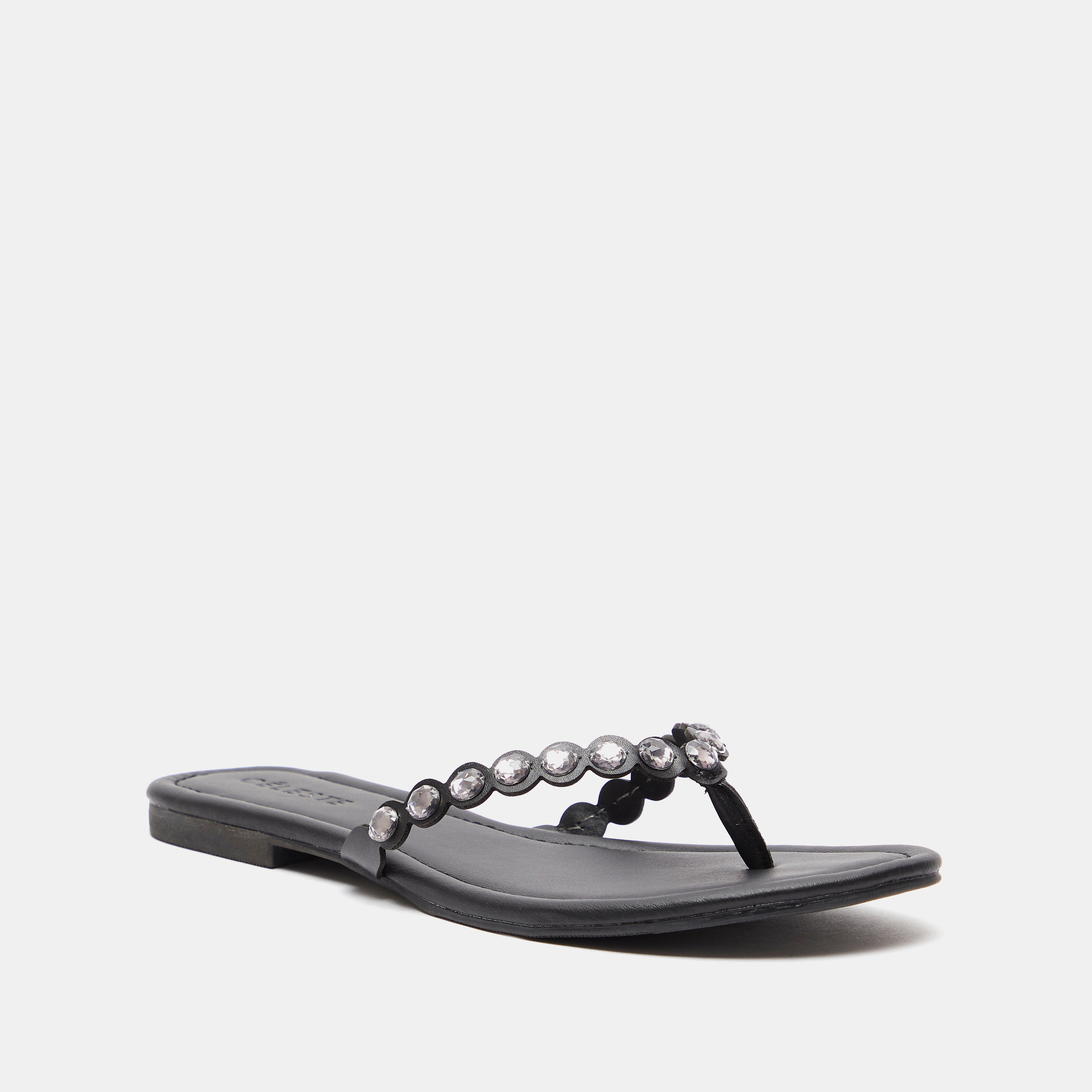 صندل ثونغ مزين وسهل الارتداء للنساء من سيليست-women-shoes-flats-sandals-image-2