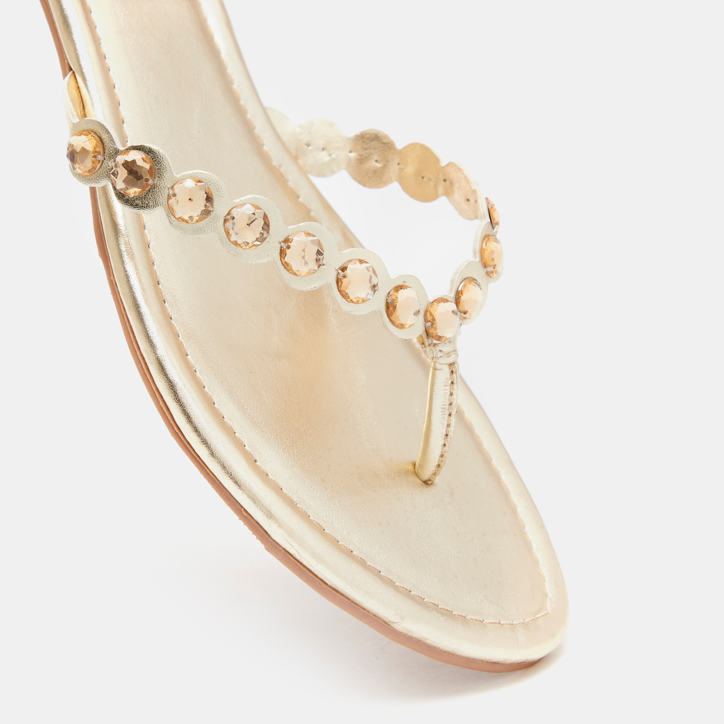 صندل ثونغ مزين وسهل الارتداء للنساء من سيليست-women-shoes-flats-sandals-image-9