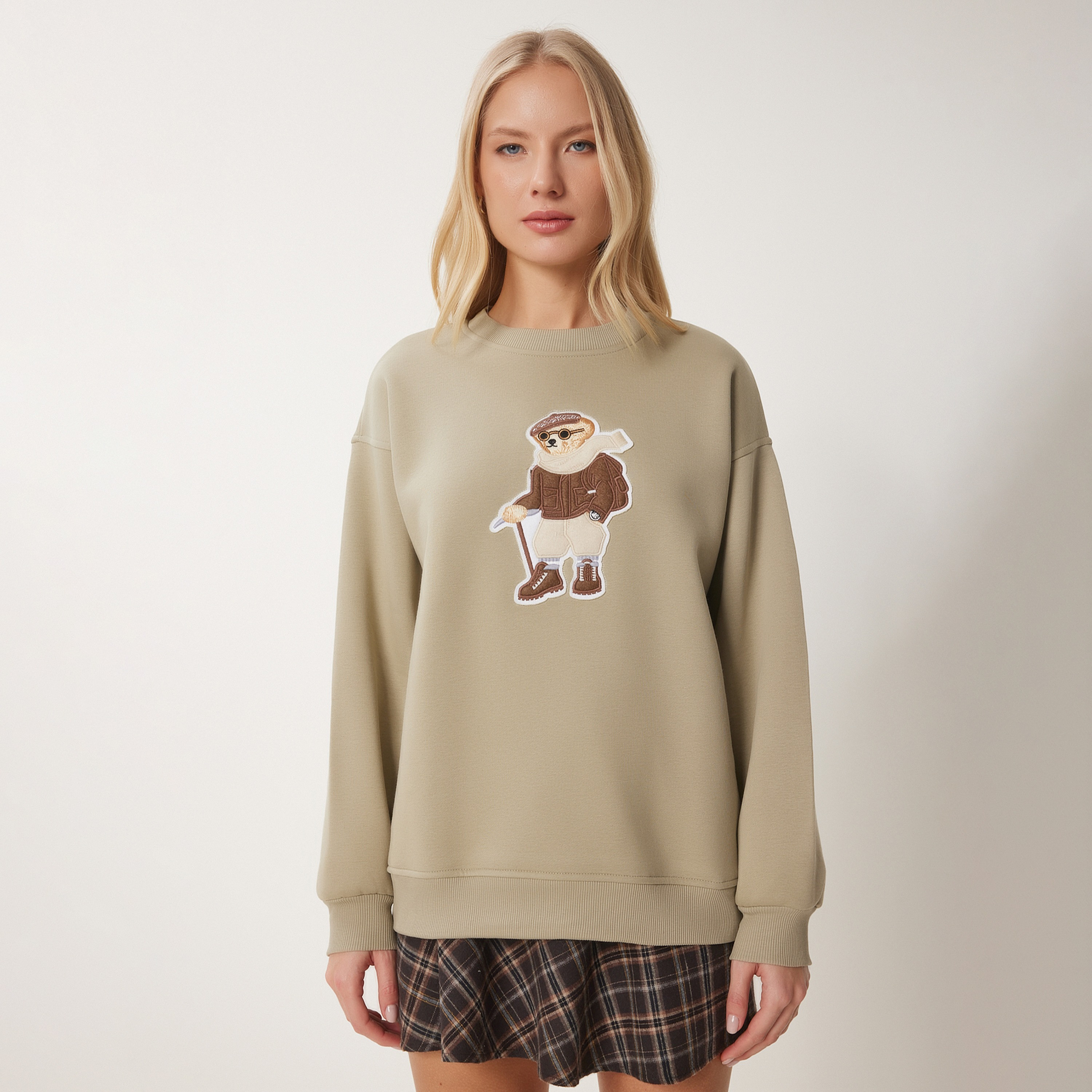 Happiness Istanbul Embroidered Teddy Bear Cotton Women's Sweatshirt-women-winterwear-hoodiesandsweatshirts-sweatshirts-image-5
