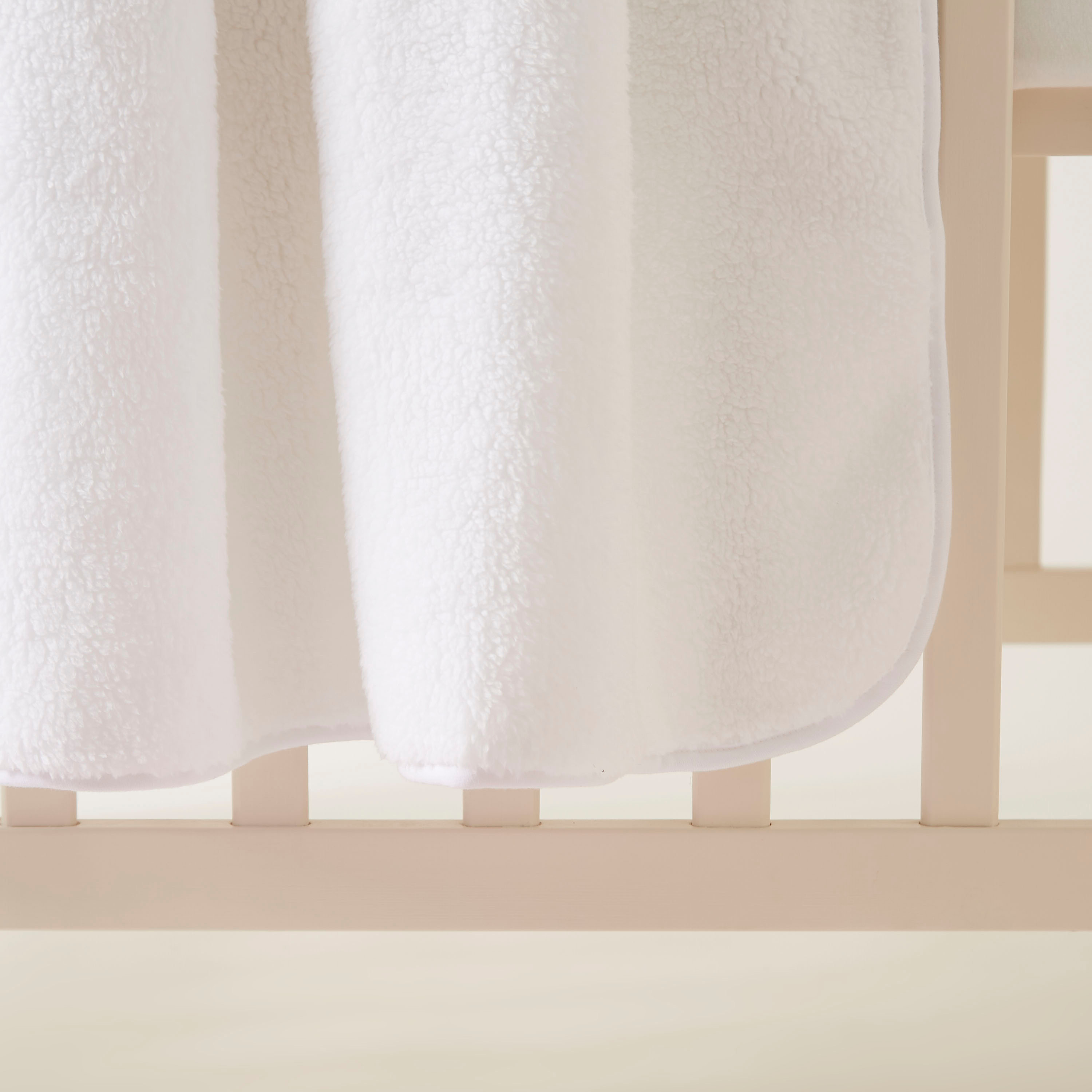 بطانية شيربا سادة من جونيورز - 102 × 127 سم-baby-nursery-blanketsandswaddles-blanketsandquilts-image-3