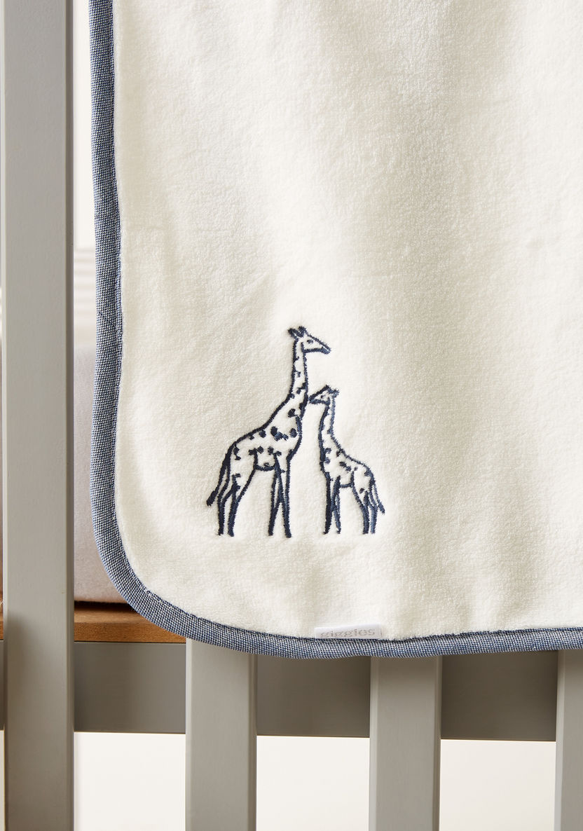 Giggles Giraffe Print Fleece Blanket - 110x76 cms-Blankets and Throws-image-2