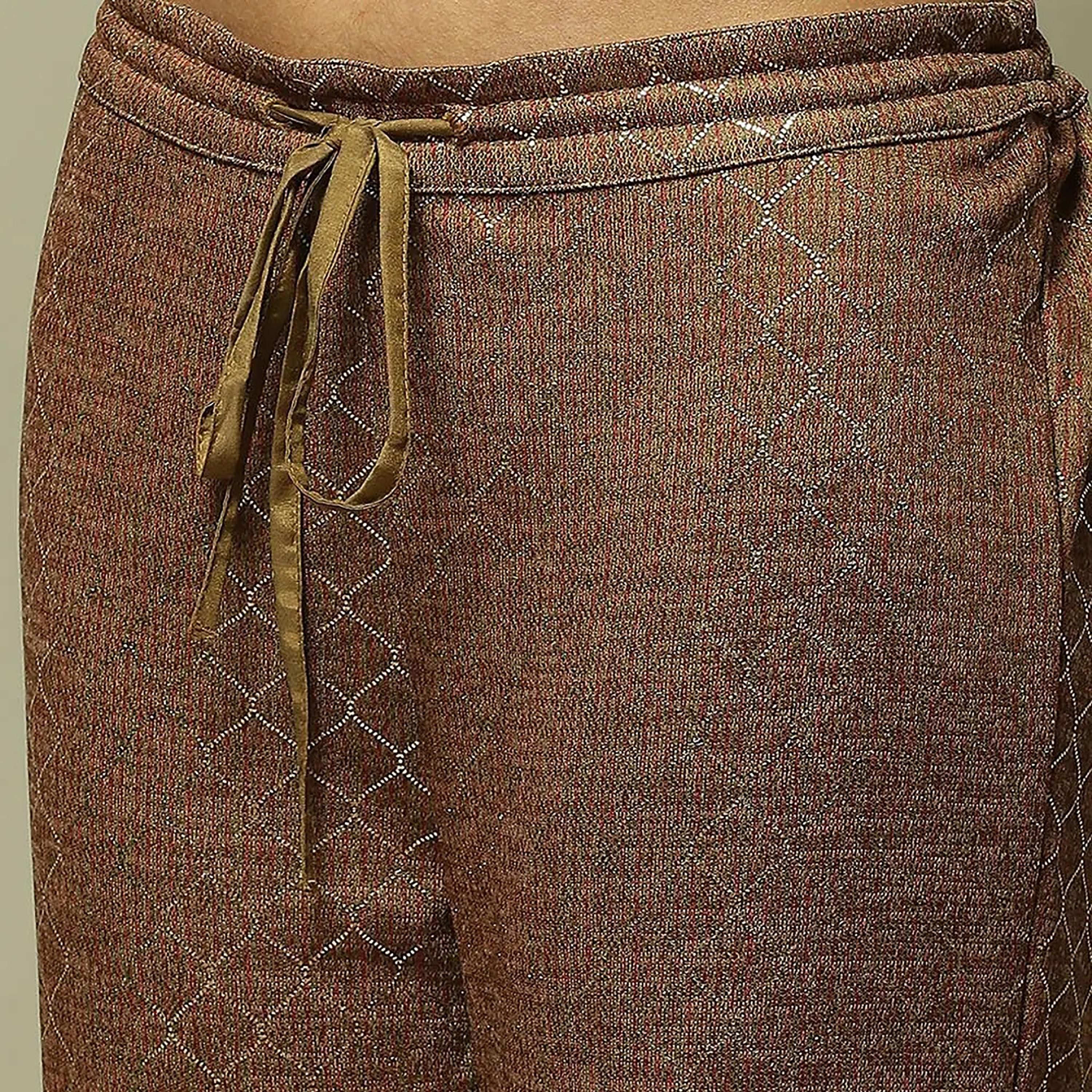 طقم مكون من قطعتين من كورتا وسروال قطني بفتحة عنق مع مطبوع من بيبا مع مزين بغوتا باتي-women-clothing-ethnicwear-salwarsuits-image-3