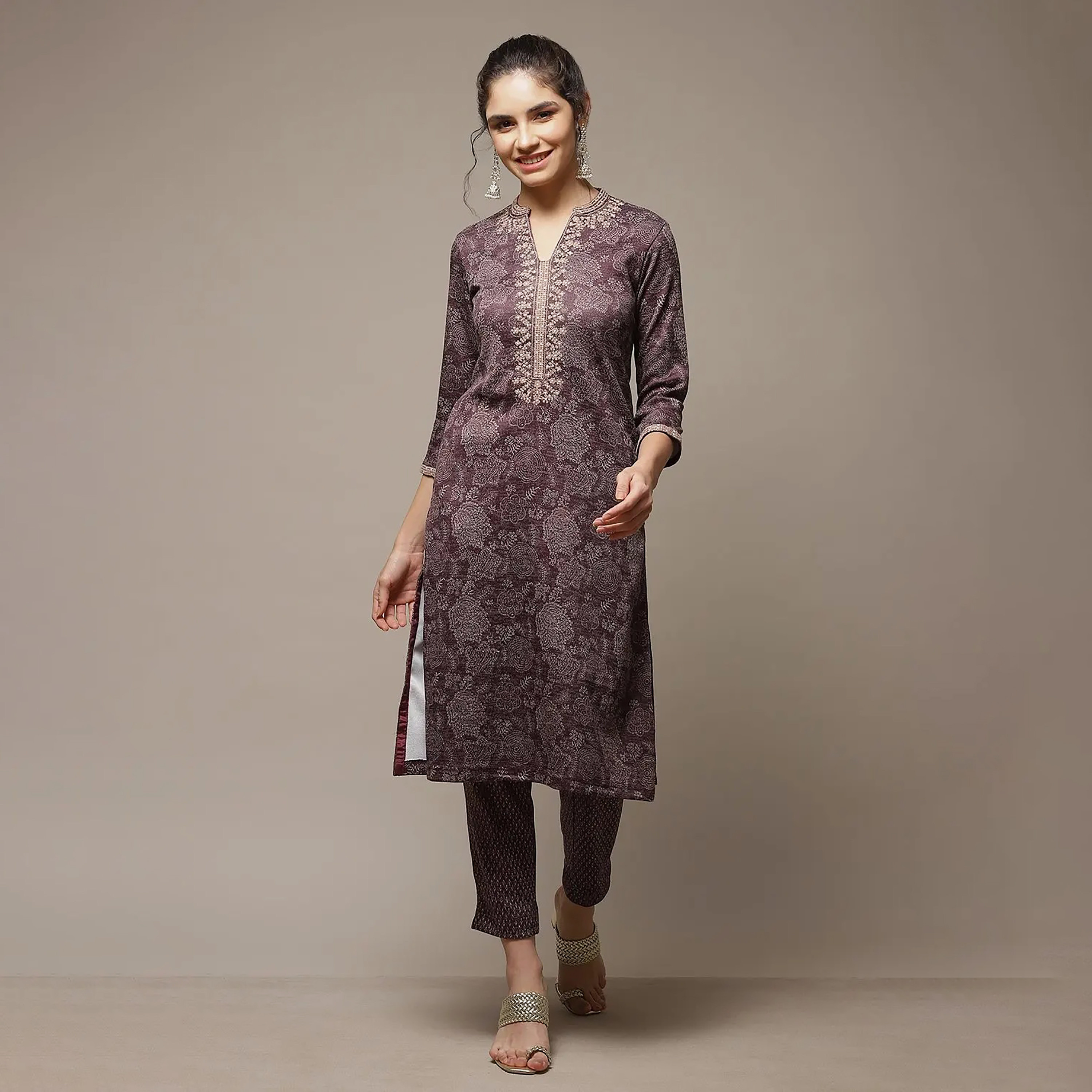 طقم قطعتين من القطن المطرز من بيبا من كورتا ماندارين وسروال مع مزين بسكوينس-women-clothing-ethnicwear-salwarsuits-image-8