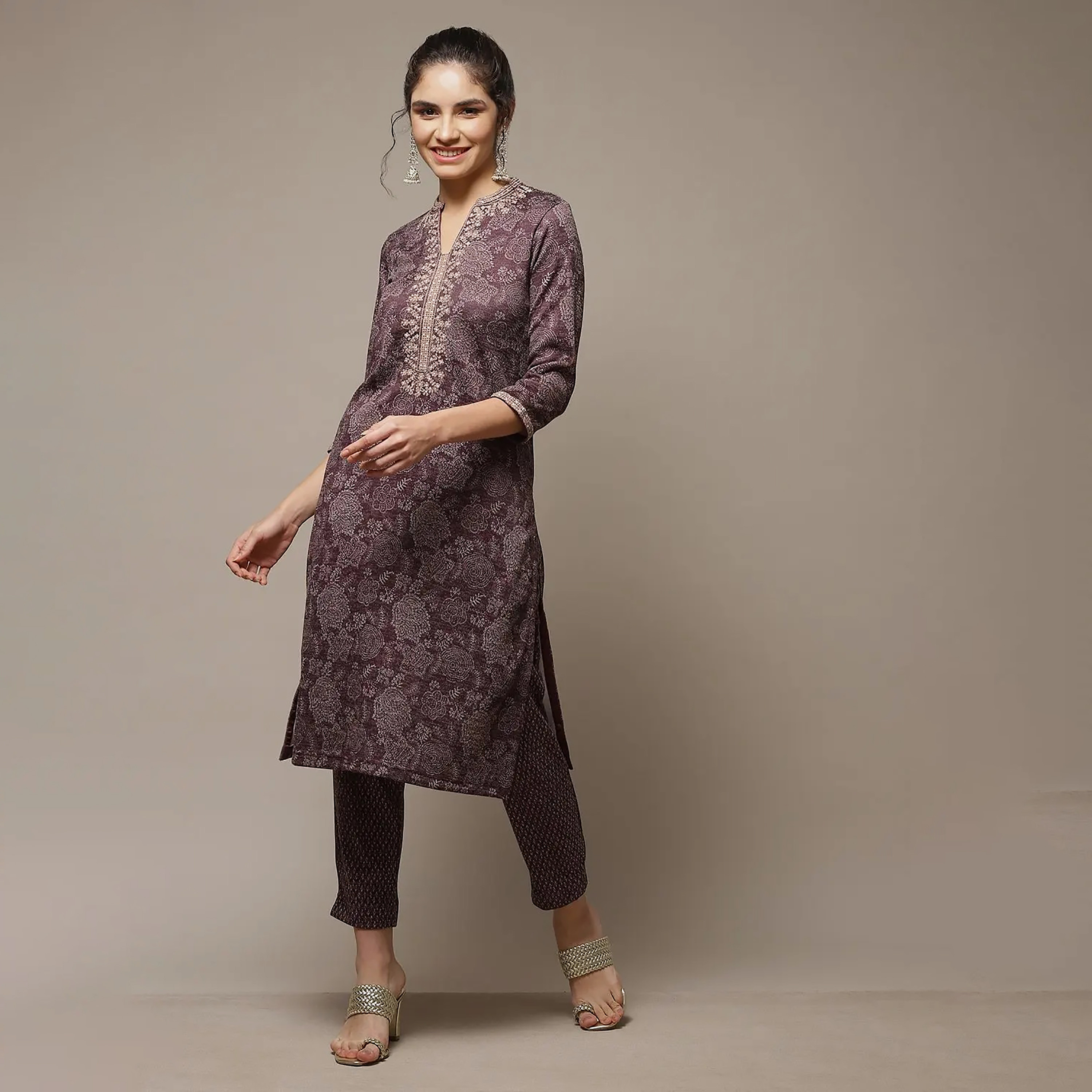 طقم قطعتين من القطن المطرز من بيبا من كورتا ماندارين وسروال مع مزين بسكوينس-women-clothing-ethnicwear-salwarsuits-image-10