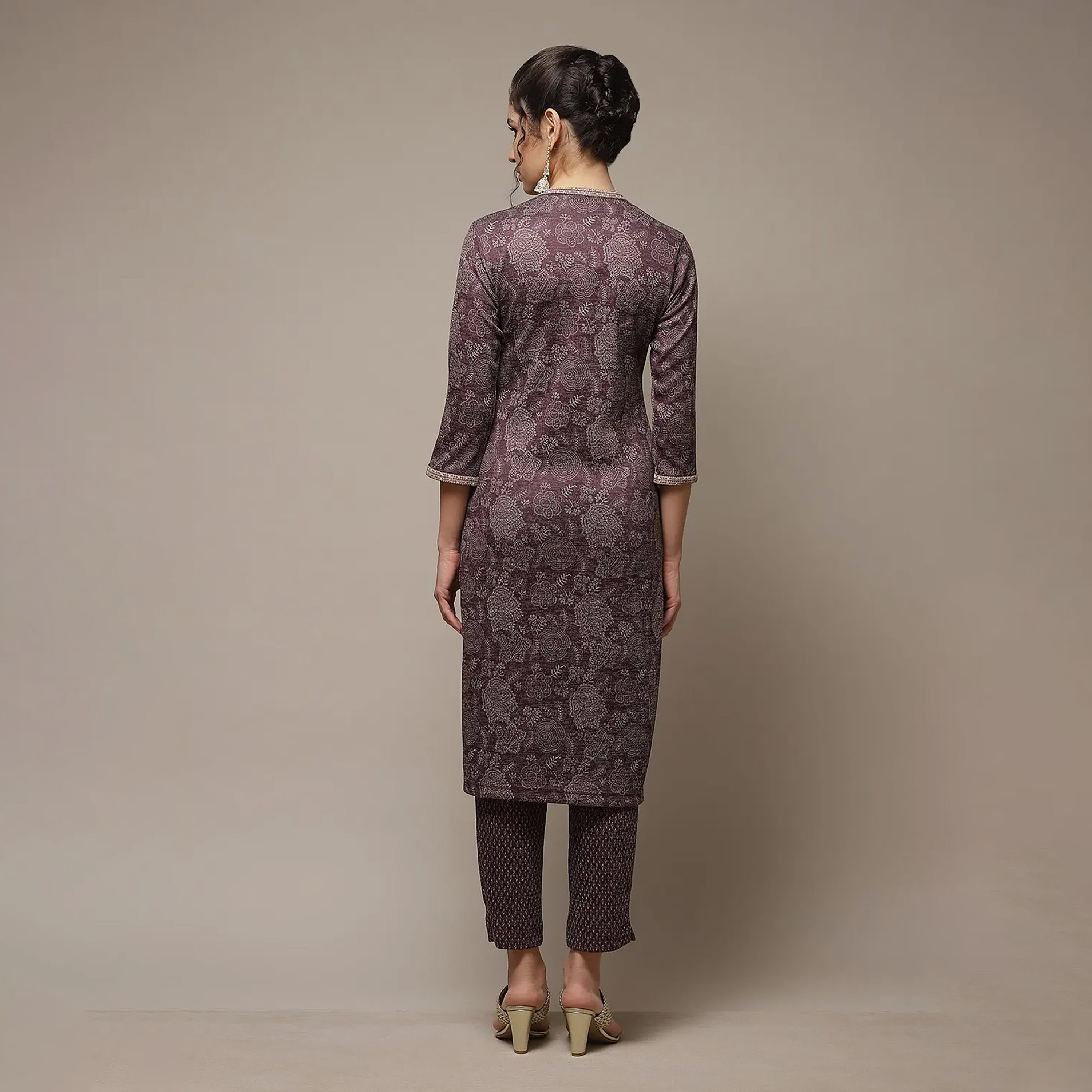 طقم قطعتين من القطن المطرز من بيبا من كورتا ماندارين وسروال مع مزين بسكوينس-women-clothing-ethnicwear-salwarsuits-image-12