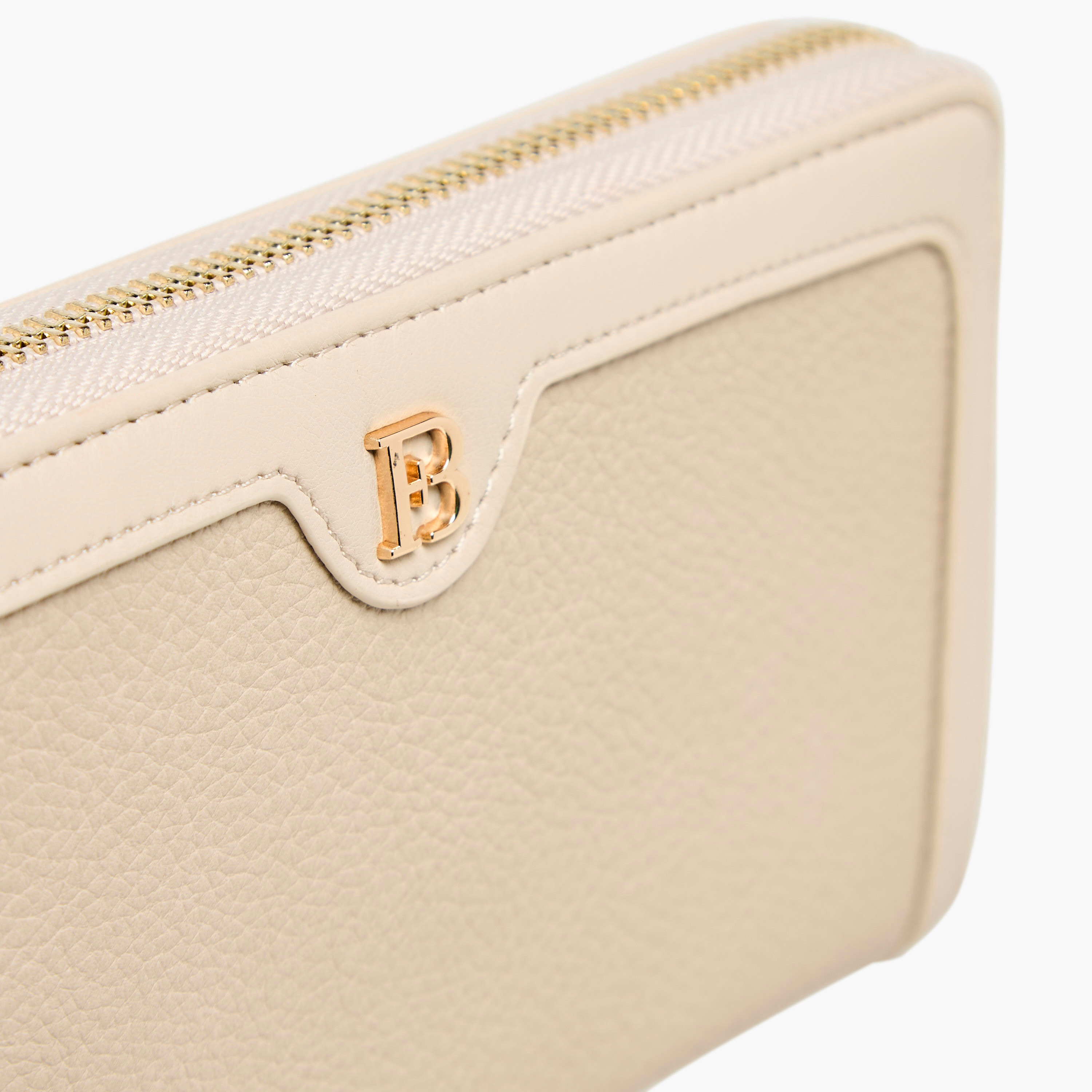 محفظة سادة بسحاب وحزام قابل للفصل من فلورا بيلا-women-bagsandwallets-wallets-image-4