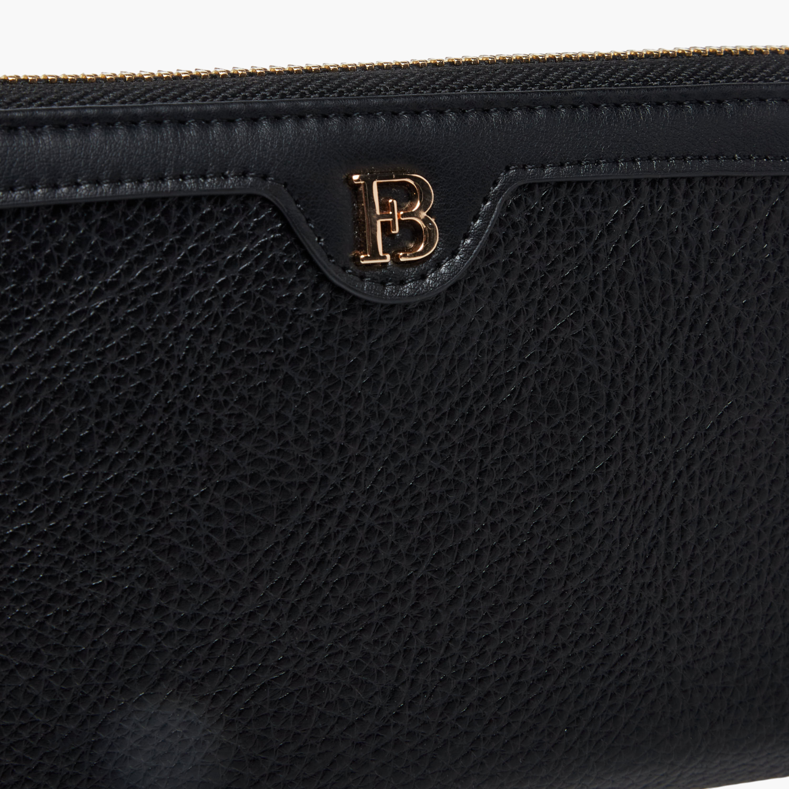 محفظة سادة بسحاب وحزام قابل للفصل من فلورا بيلا-women-bagsandwallets-wallets-image-4