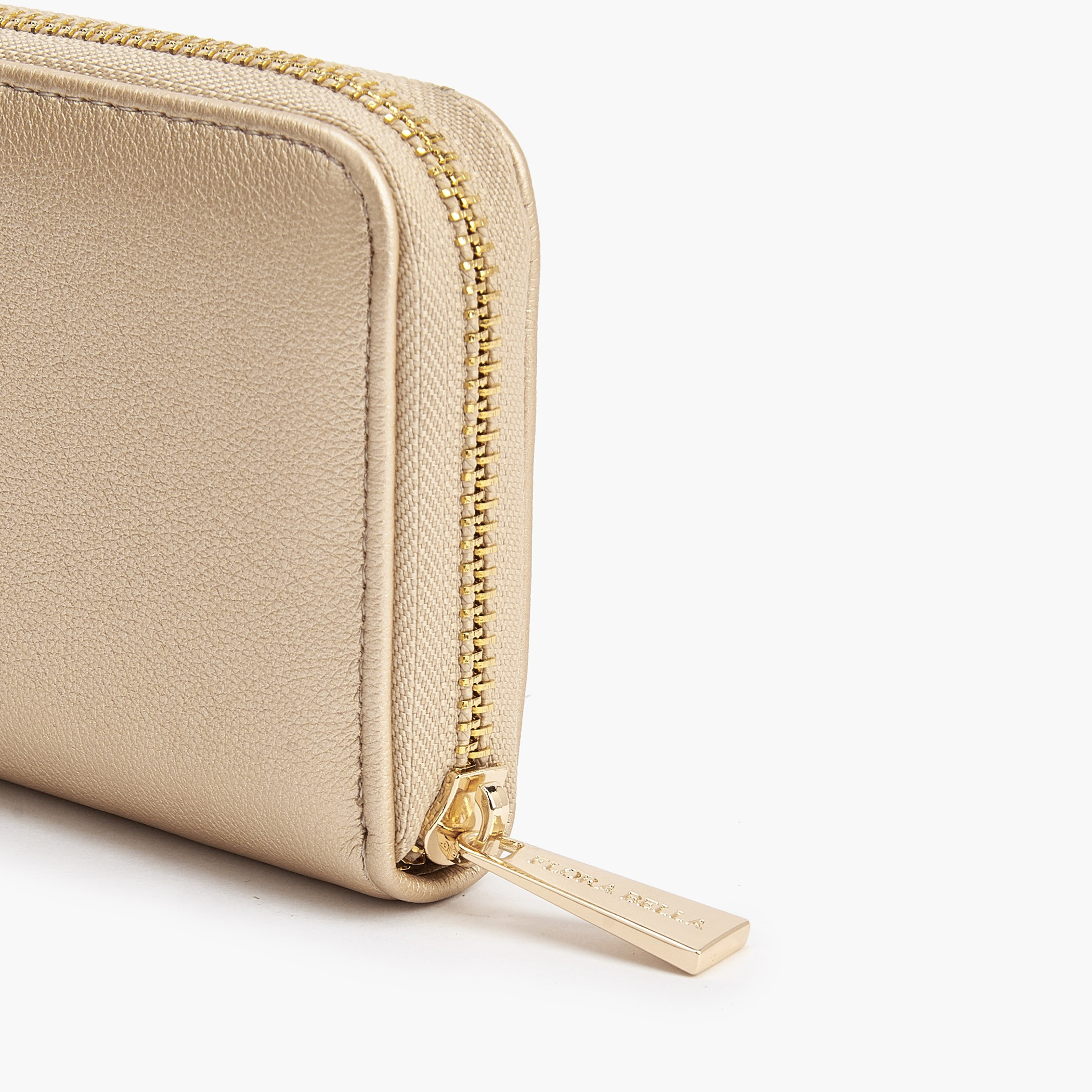 محفظة بارزة الملمس بسحاب من فلورا بيلا-women-bagsandwallets-wallets-image-3