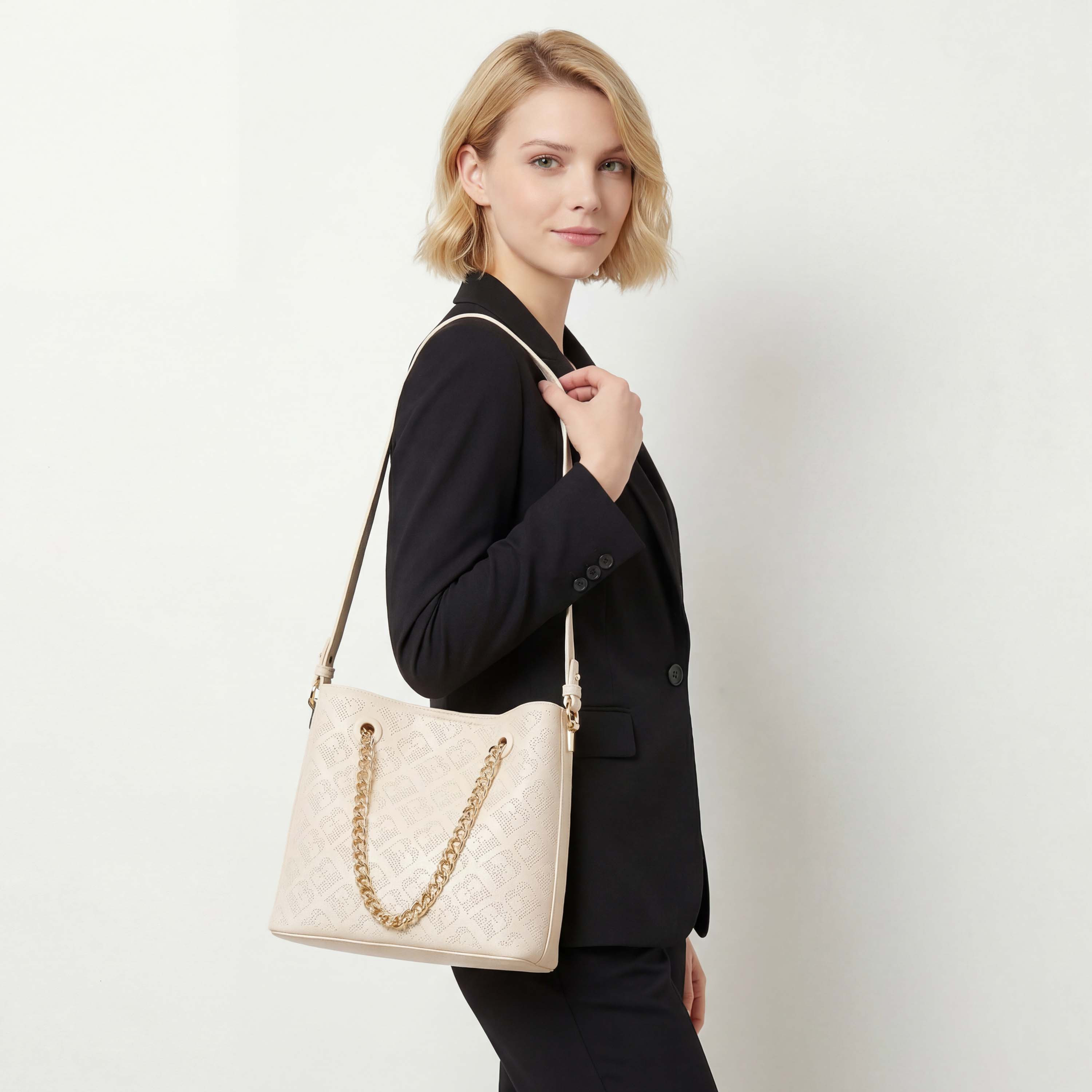 شنطة كتف مفرّغة بالليزر مع حزام سلسلة من فلورا بيلا-women-bagsandwallets-handbags-image-2