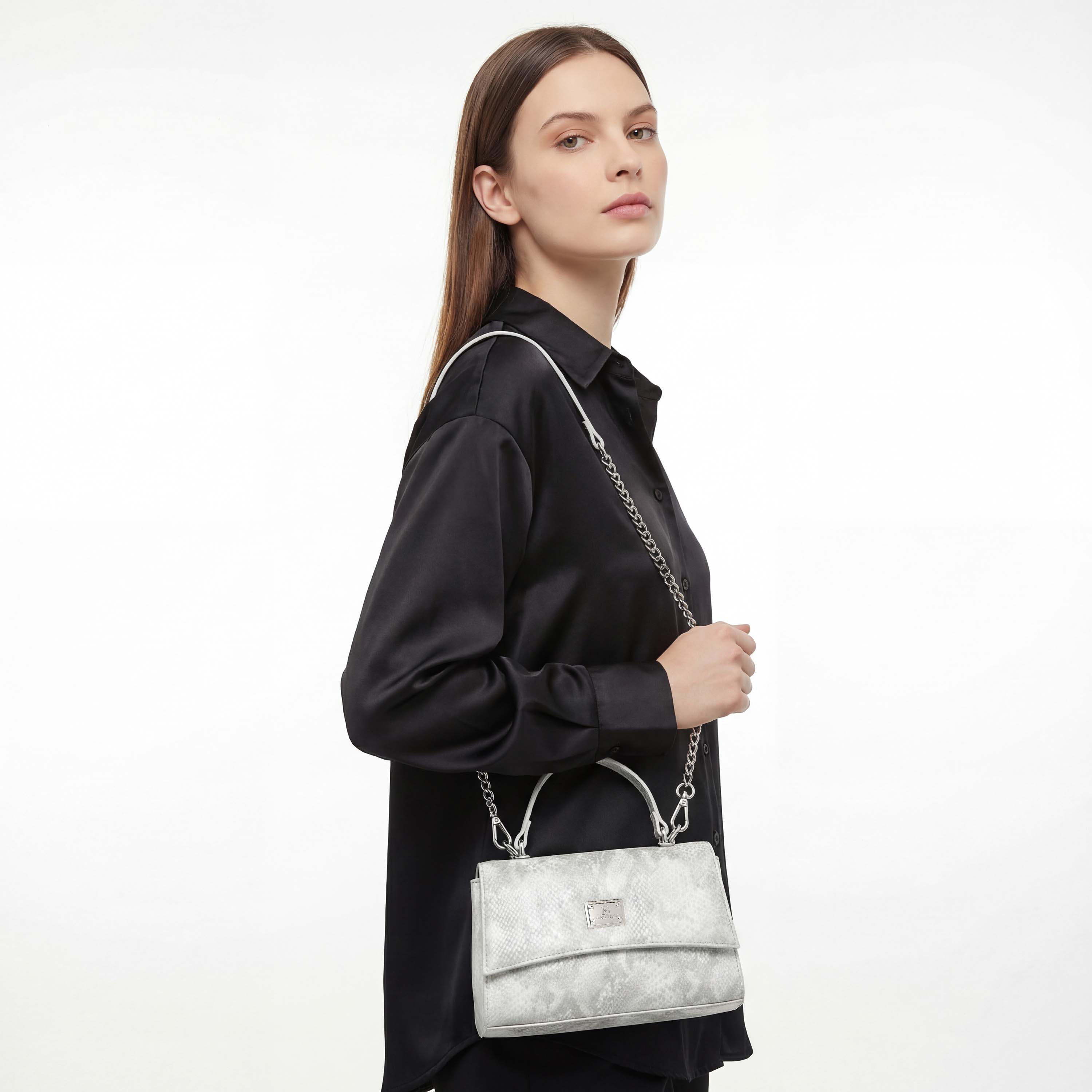 شنطة كروس بودي بطبعات حيوانات وبحزام قابل للفصل من فلورا بيلا-women-bagsandwallets-handbags-image-2