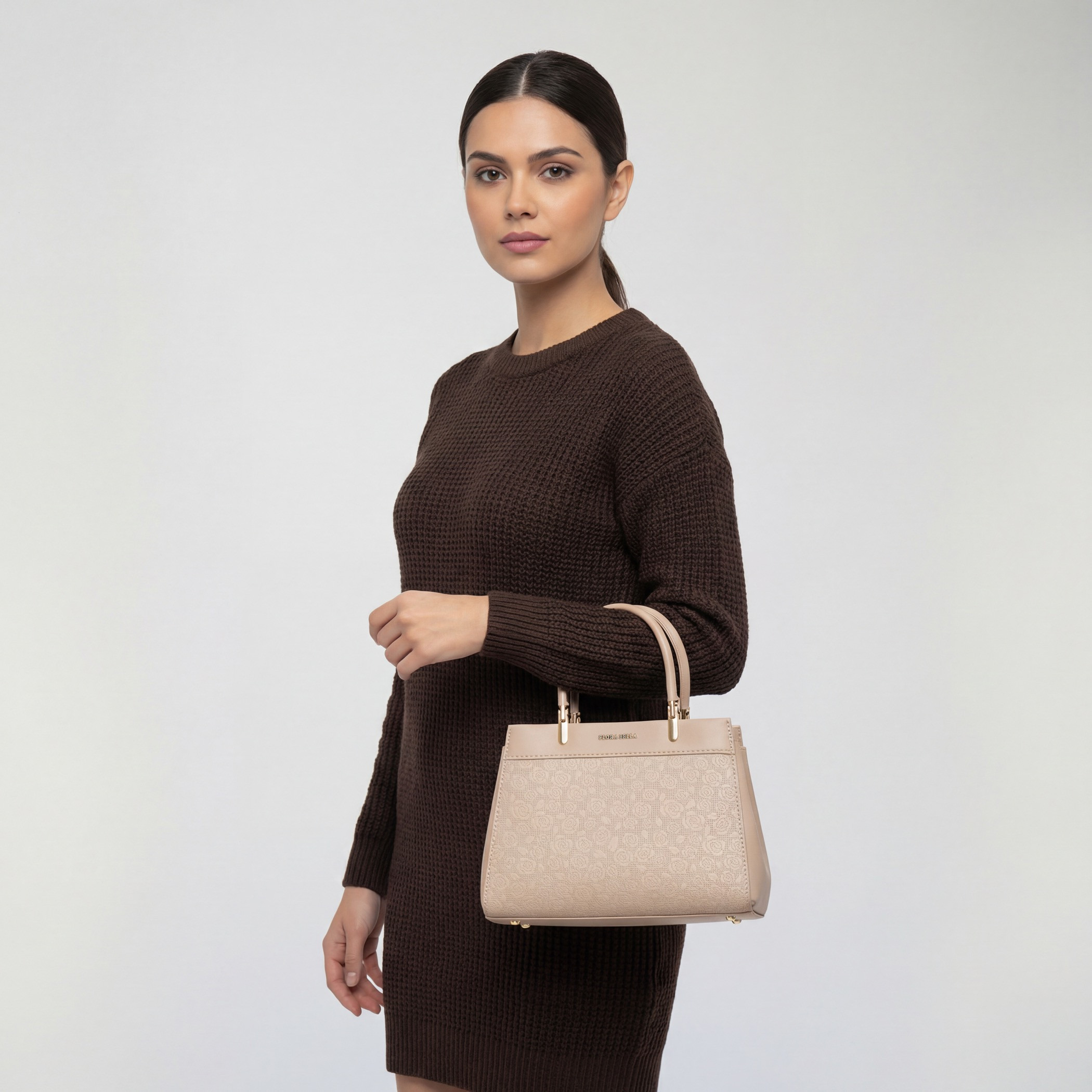 شنطة توتي بنقوش شعار وحزام قابل للفصل من فلورا بيلا-women-bagsandwallets-handbags-image-2