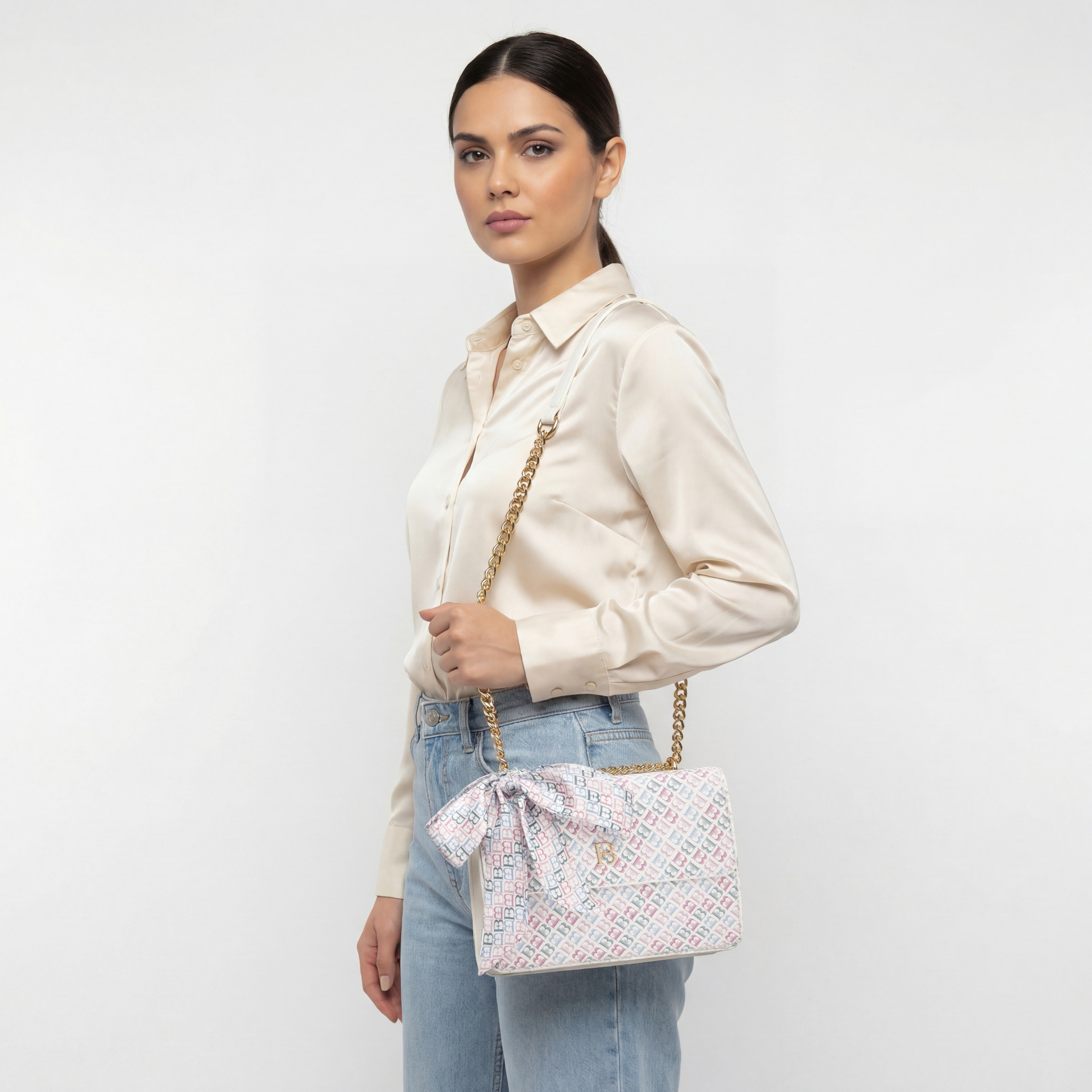 شنطة كروس بودي بطبعات مونوجرام وزينة وشاح من فلورا بيلا-women-bagsandwallets-handbags-image-2