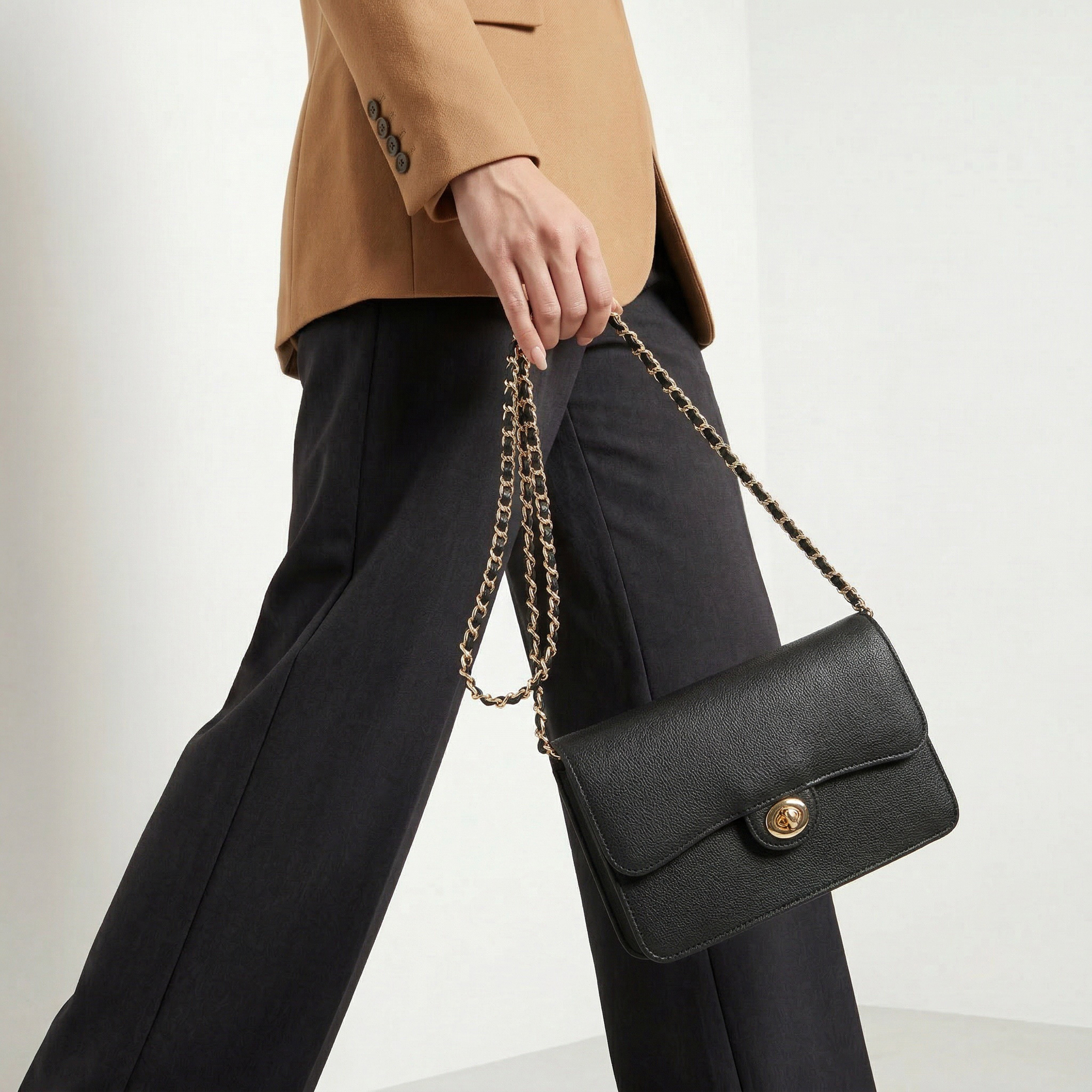 شنطة كروس بودي بارزة الملمس بقفل ملتوي من فلورا بيلا-women-bagsandwallets-handbags-image-2