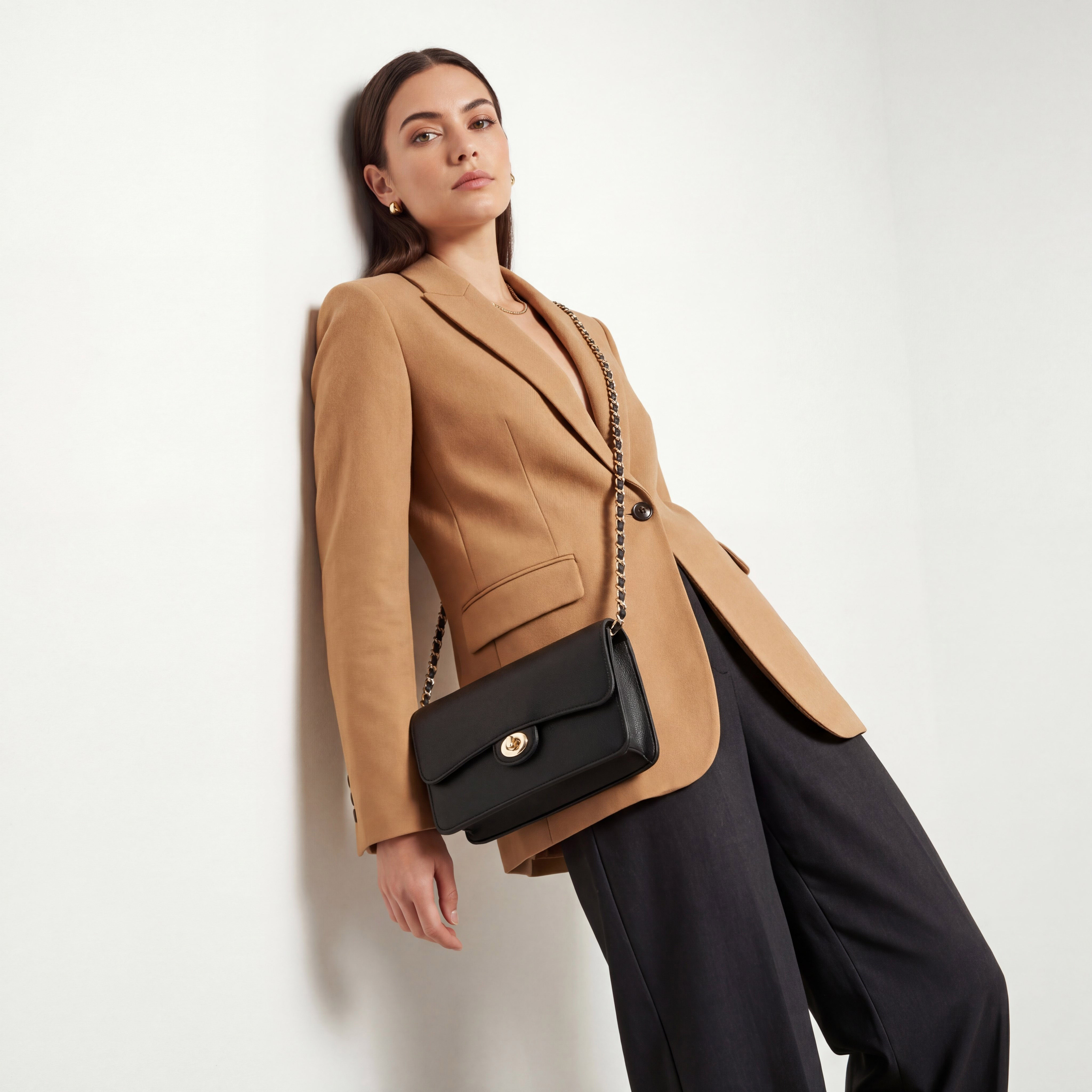 شنطة كروس بودي بارزة الملمس بقفل ملتوي من فلورا بيلا-women-bagsandwallets-handbags-image-8