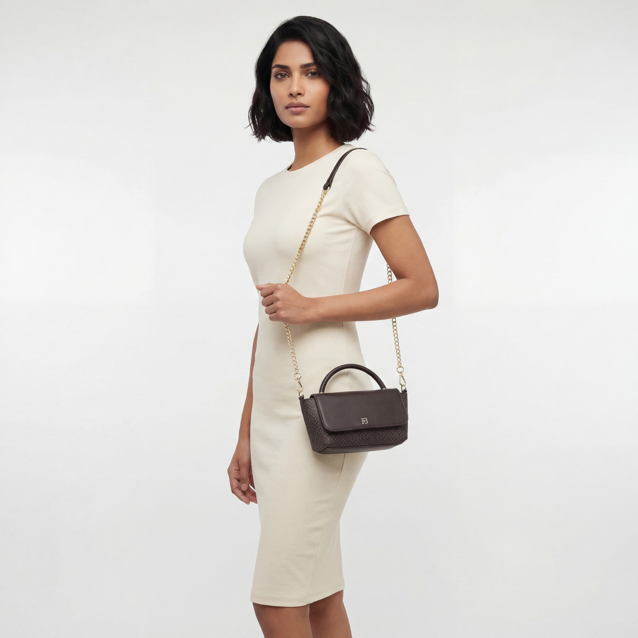شنطة كروس بودي بطبعات مونوجرام وحزام سلسلة من فلورا بيلا-women-bagsandwallets-handbags-image-2
