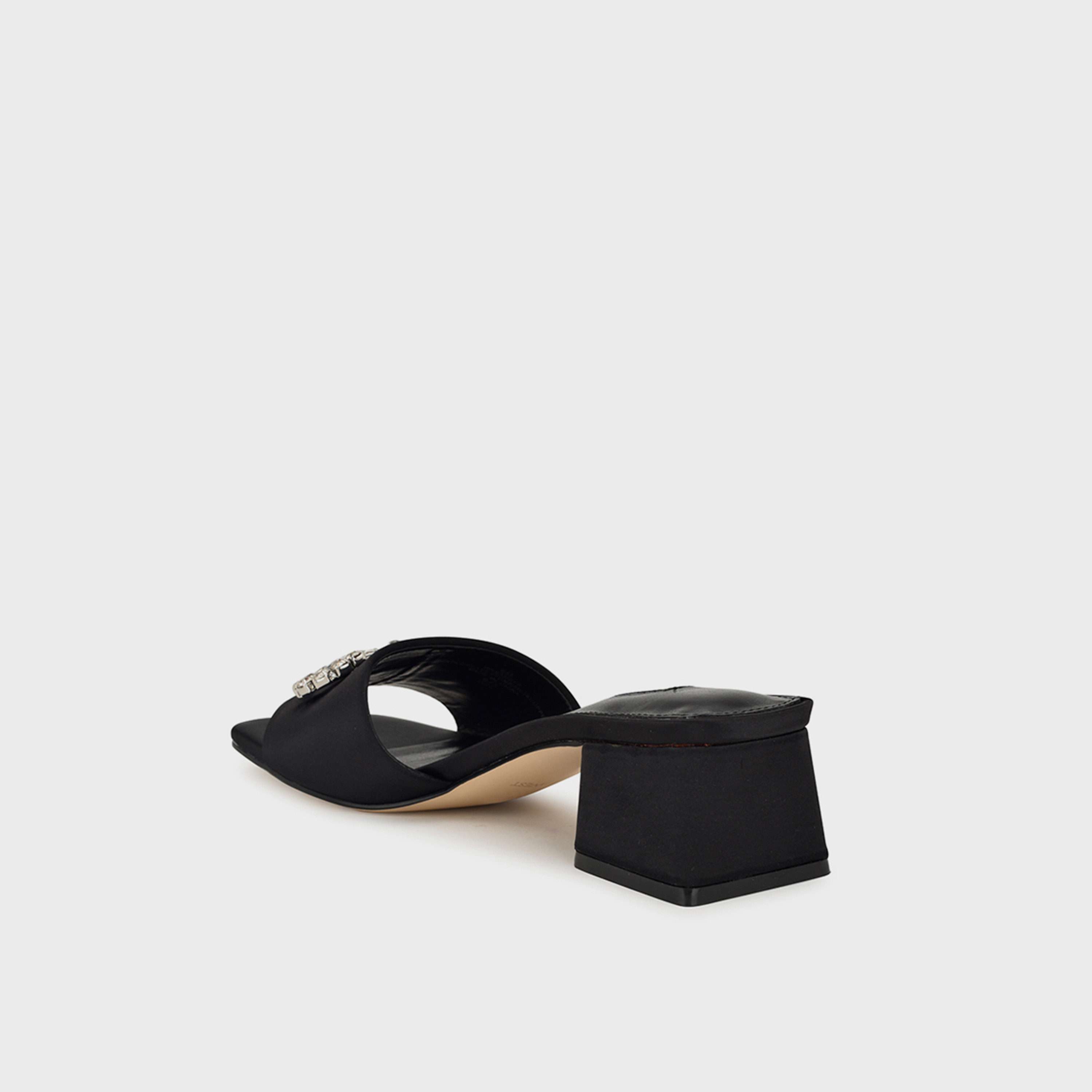 ناين ويست- صندل نسائي ونبامسي2 سهل الارتداء | WNBAMSY2-women-shoes-sandals-heeled-image-3