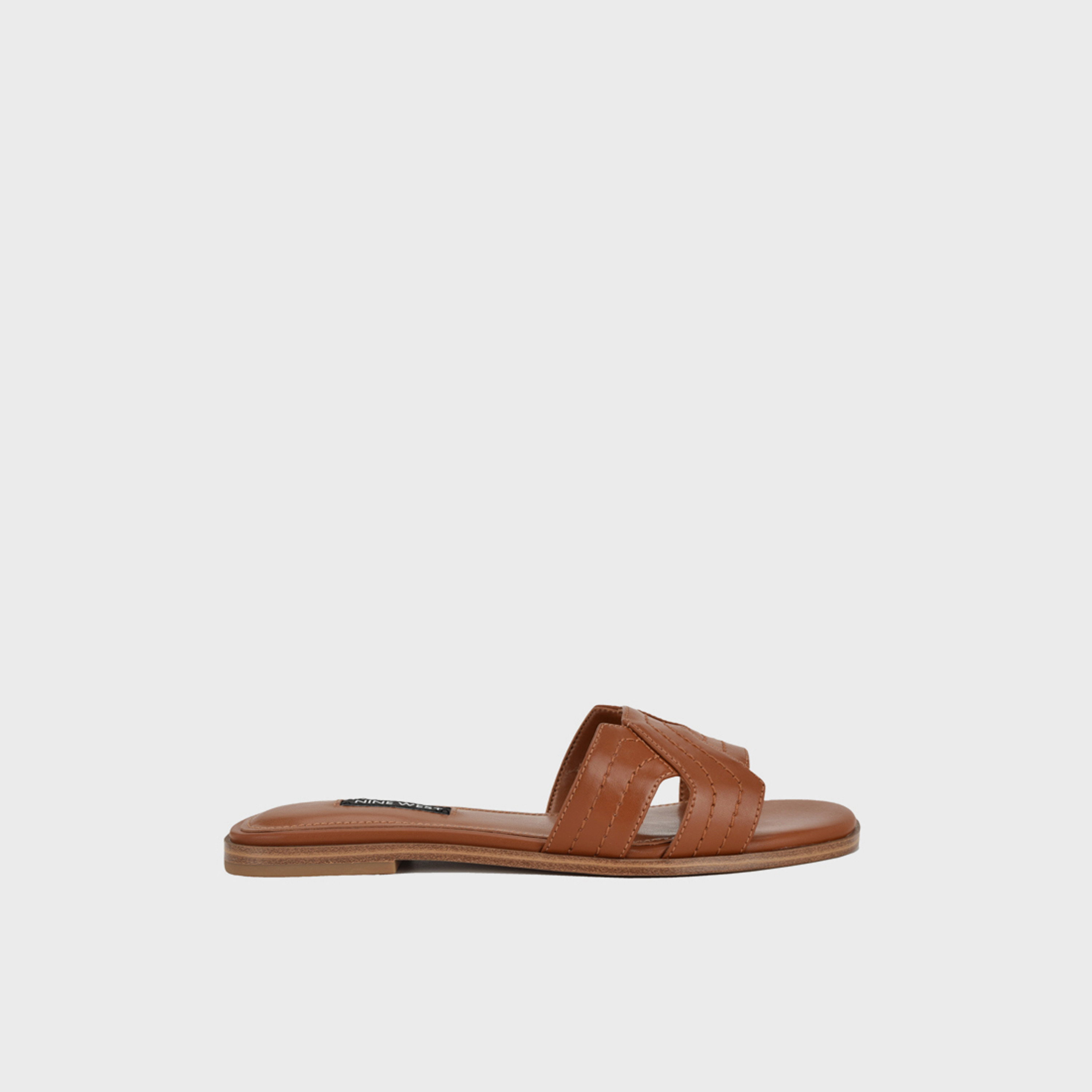 ناين ويست - صندل نسائي مسطح سهل الارتداء | WNGAMMY3-women-shoes-sandals-flats-image-3