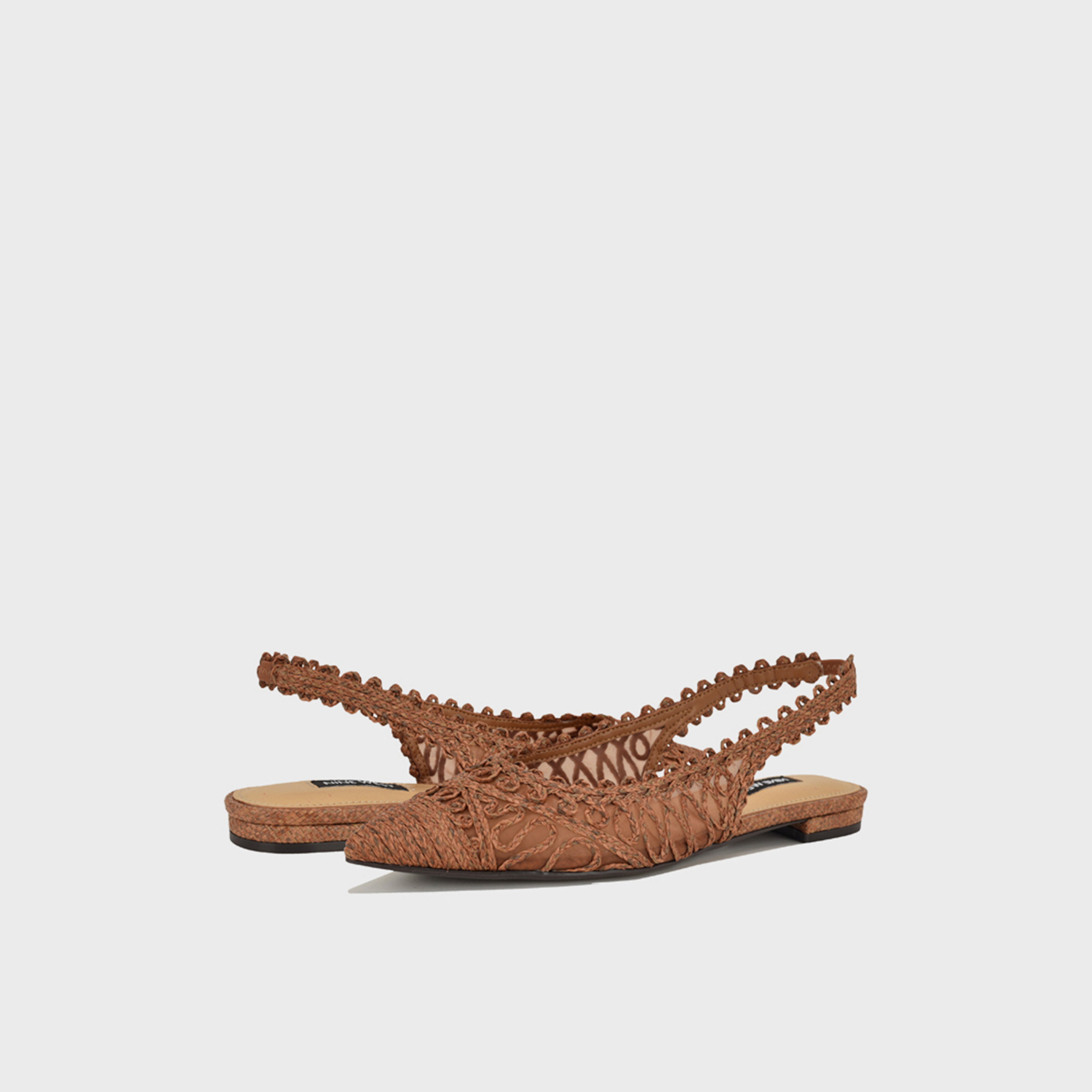 ناين ويست - حذاء نسائي مسطح سهل الارتداء بكعب عريض وحزام خلفي | WNJOVIAS2-women-shoes-sandals-flats-image-12
