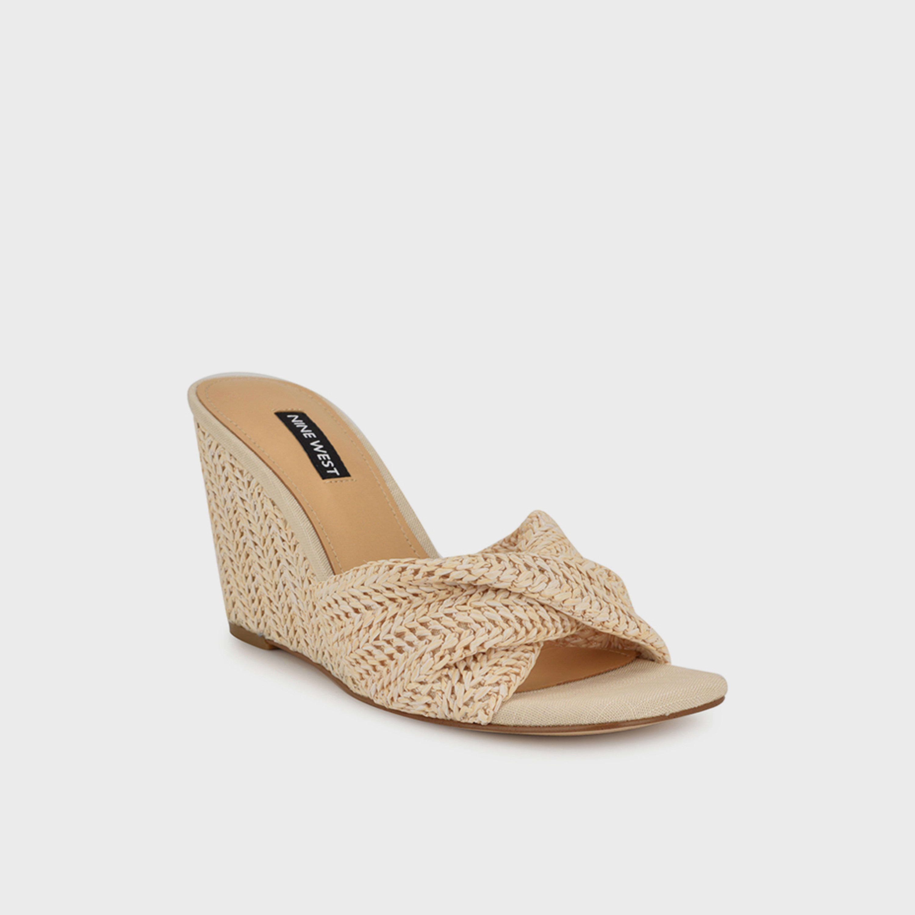 ناين ويست - صندل نسائي سهل الارتداء بكعب إسفين | WNNIKHIL2-women-shoes-sandals-heeled-image-6