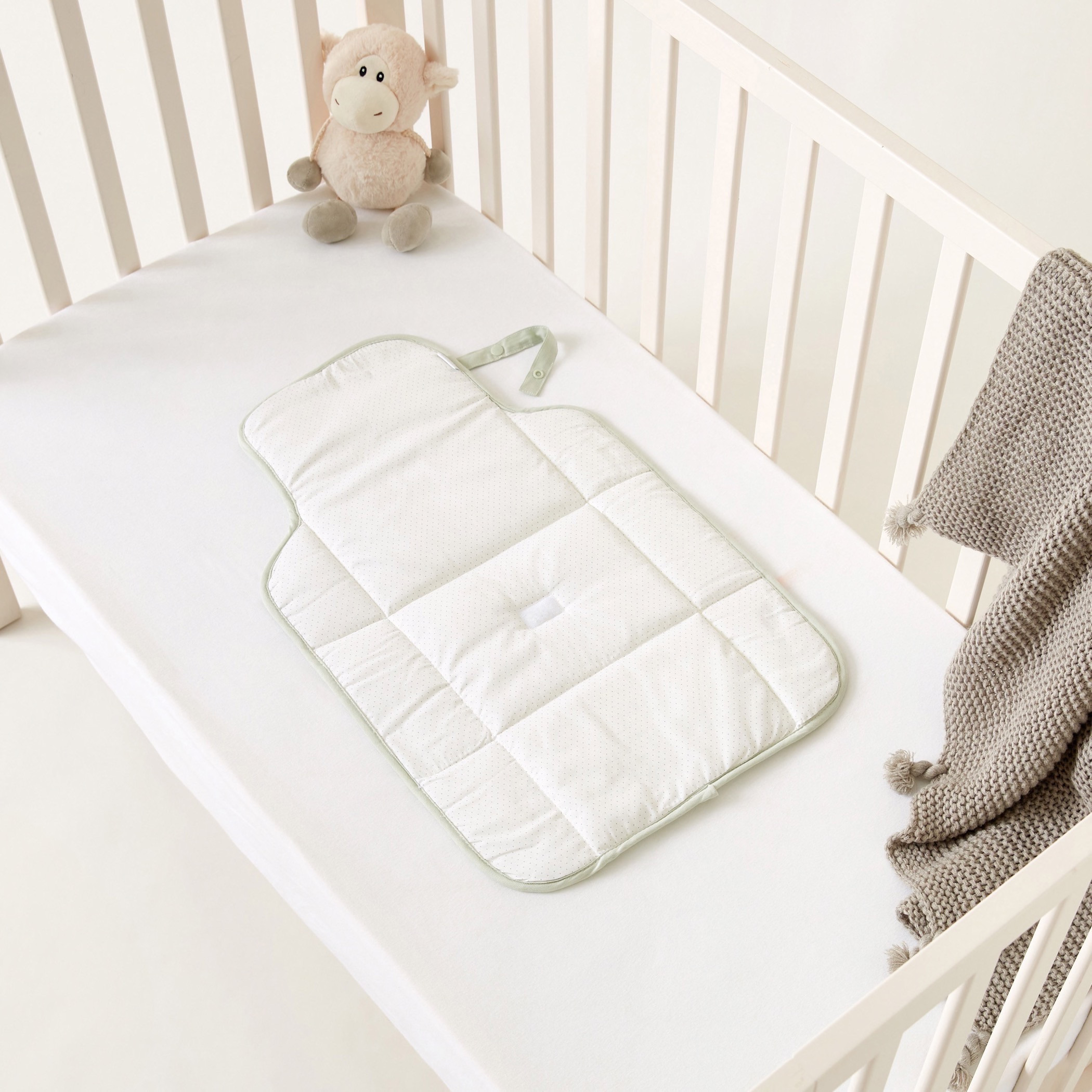 Giggles Forest Friends Printed Changing Mat with Snap Closure - 45x60 cms-baby-diapering-changingmats-image-1