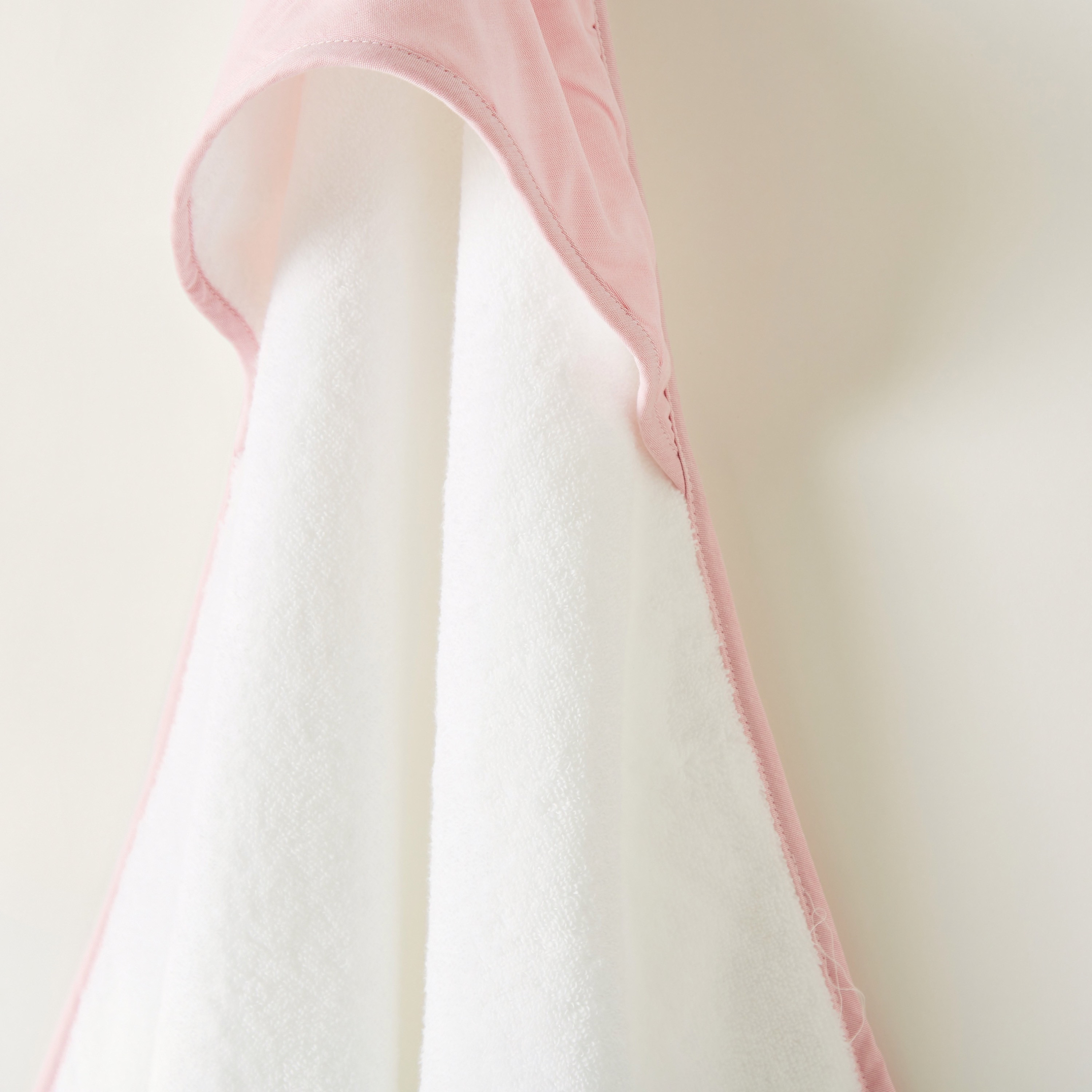 منشفة مطرزة بقبعة من جيجلز - 75x75 سم-baby-bathandcare-towels-image-2