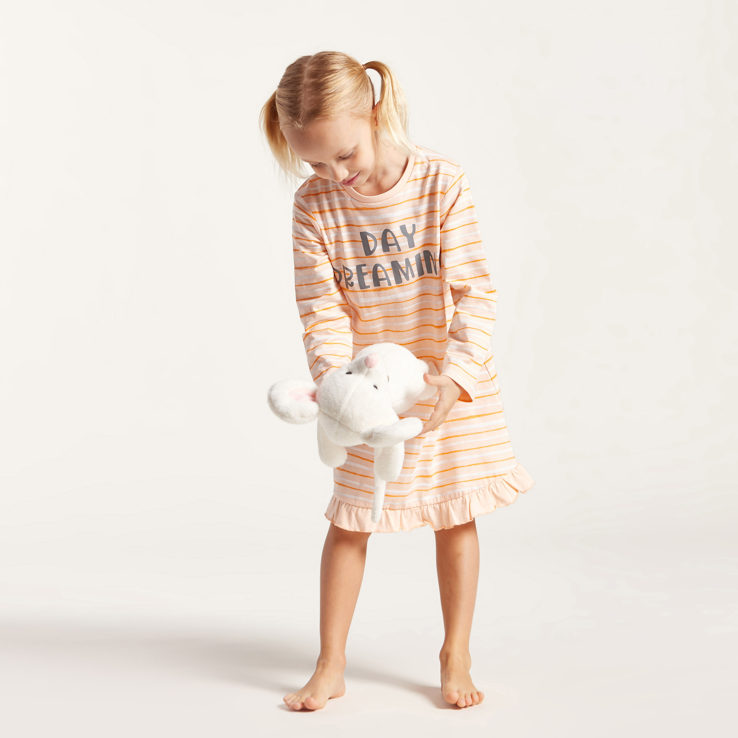 فستان نوم بأكمام طويلة وطبعات من جونيورز- طقم من قطعتين-girls-clothing-nightwear-image-1