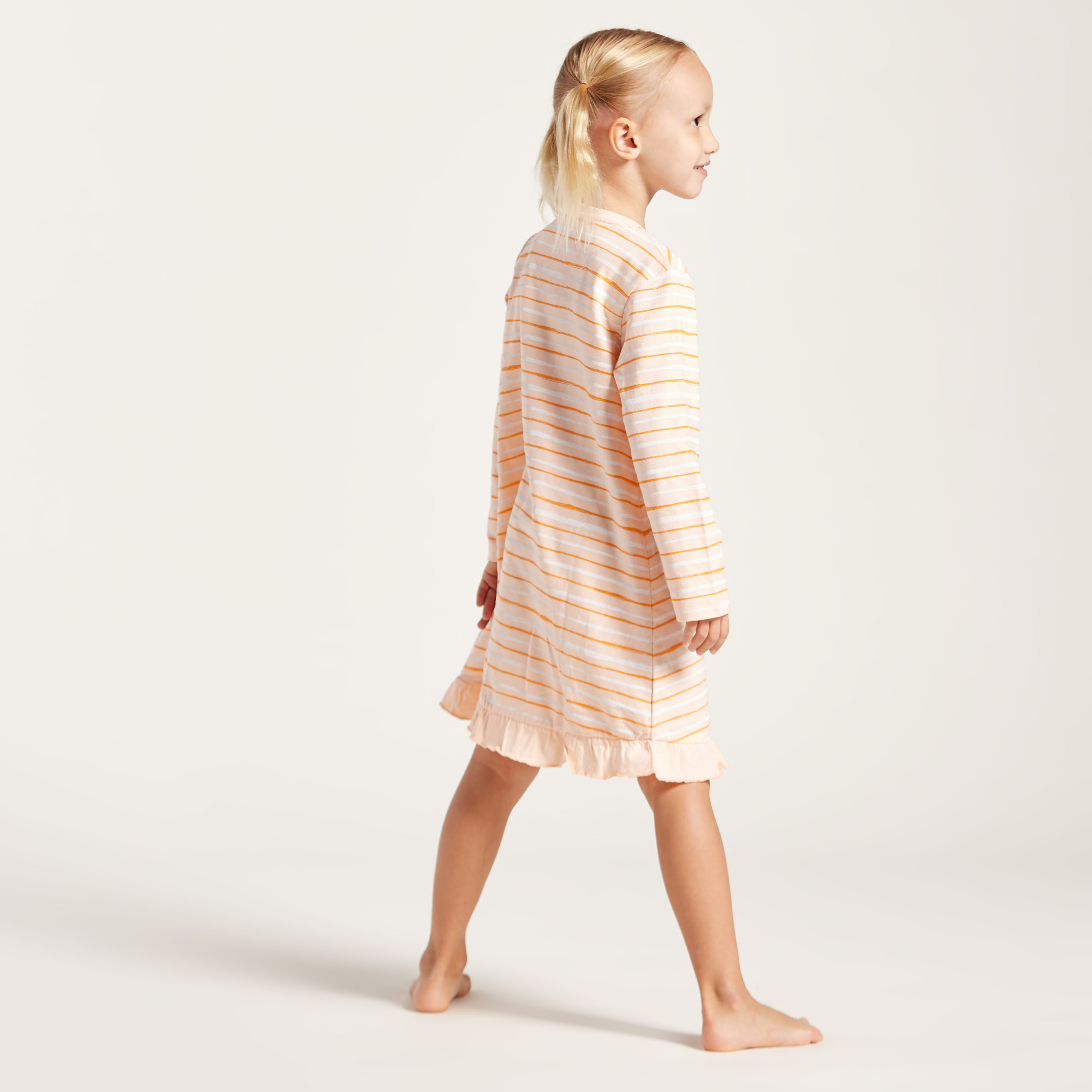 فستان نوم بأكمام طويلة وطبعات من جونيورز- طقم من قطعتين-girls-clothing-nightwear-image-4