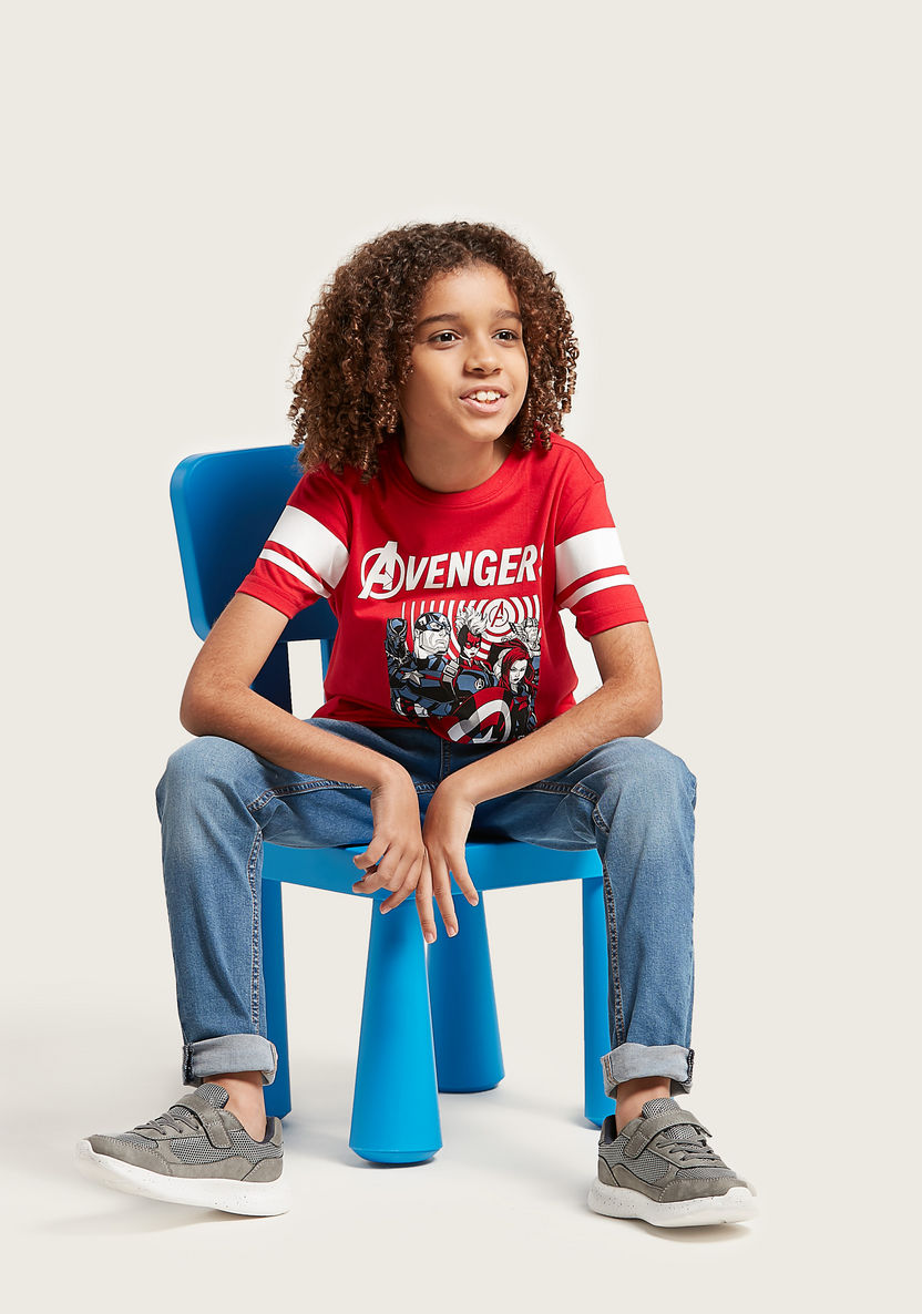 Avengers Graphic Print T-shirt with Short Sleeves-T Shirts-image-0