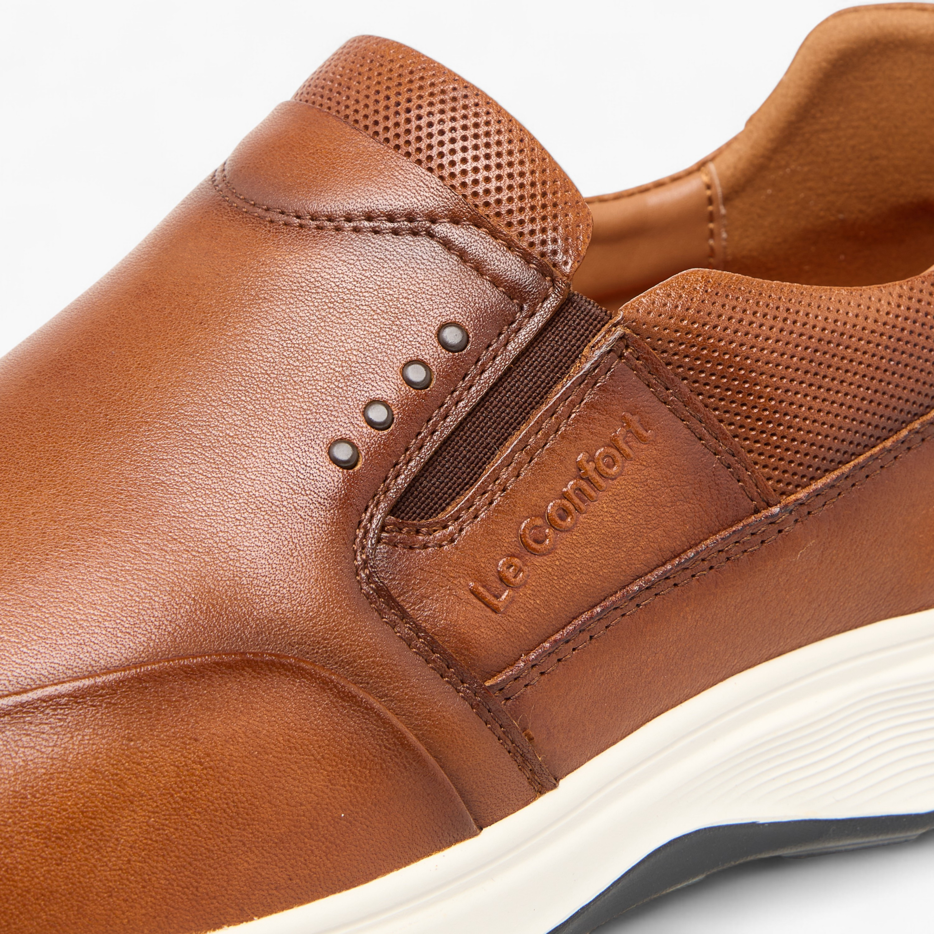 حذاء خفيف جلد سهل الارتداء بنقوش الشعار من لو كونفورت -men-shoes-formalshoes-image-4