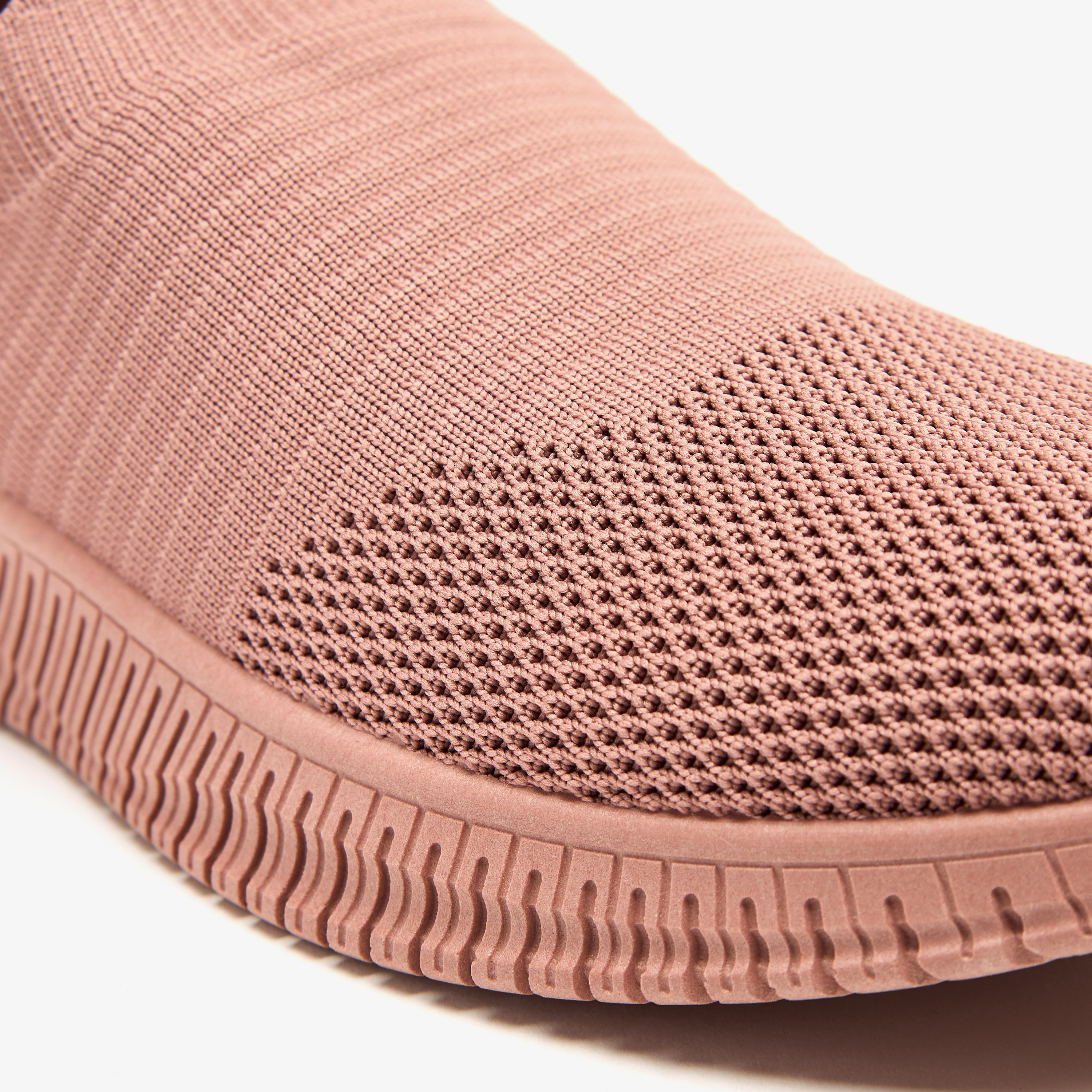 حذاء رياضي شبكي سهل الارتداء مع لسان سحب من أوكلان من شو إكسبرس-sports-women-shoes-image-25