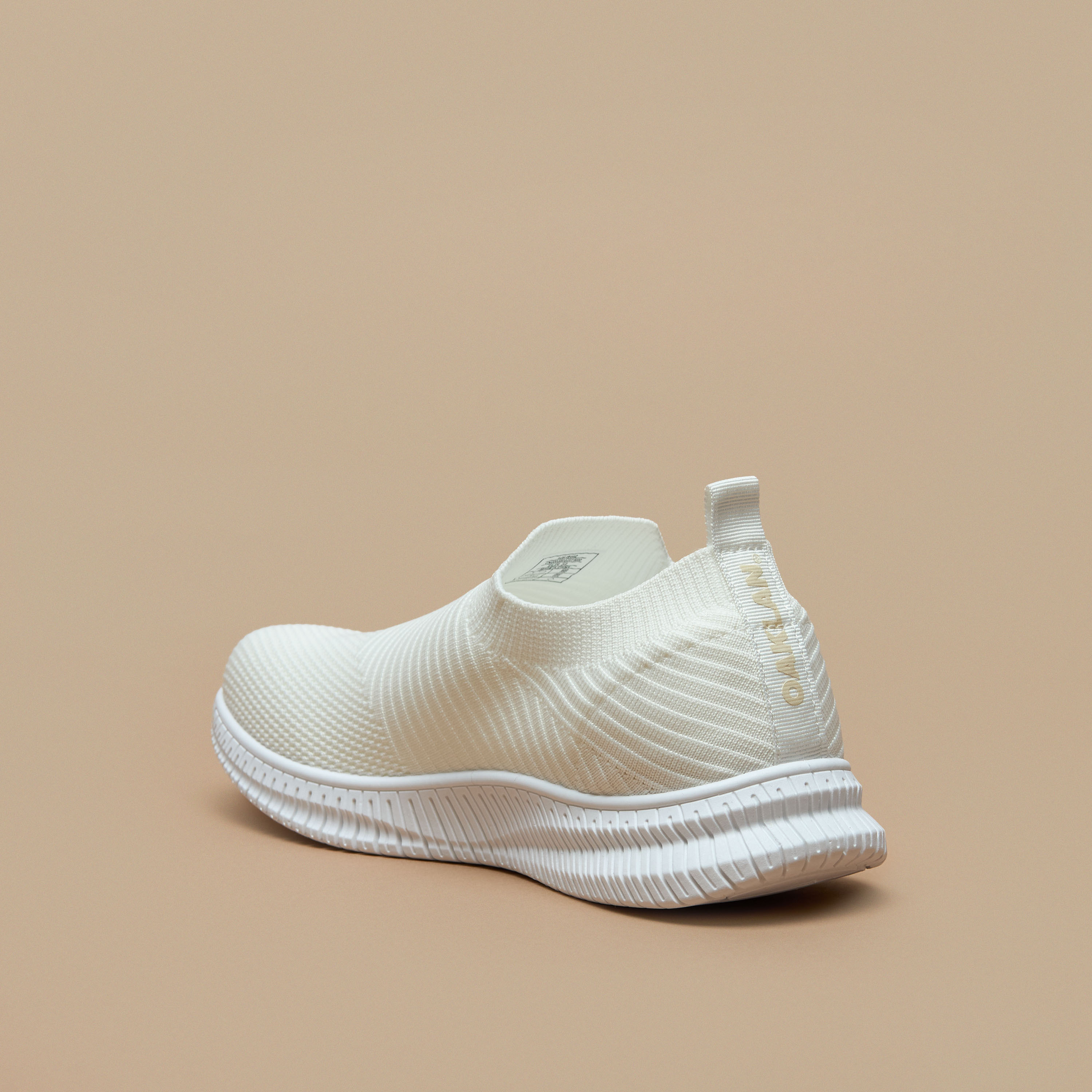 حذاء رياضي شبكي سهل الارتداء مع لسان سحب من أوكلان من شو إكسبرس-sports-women-shoes-image-12