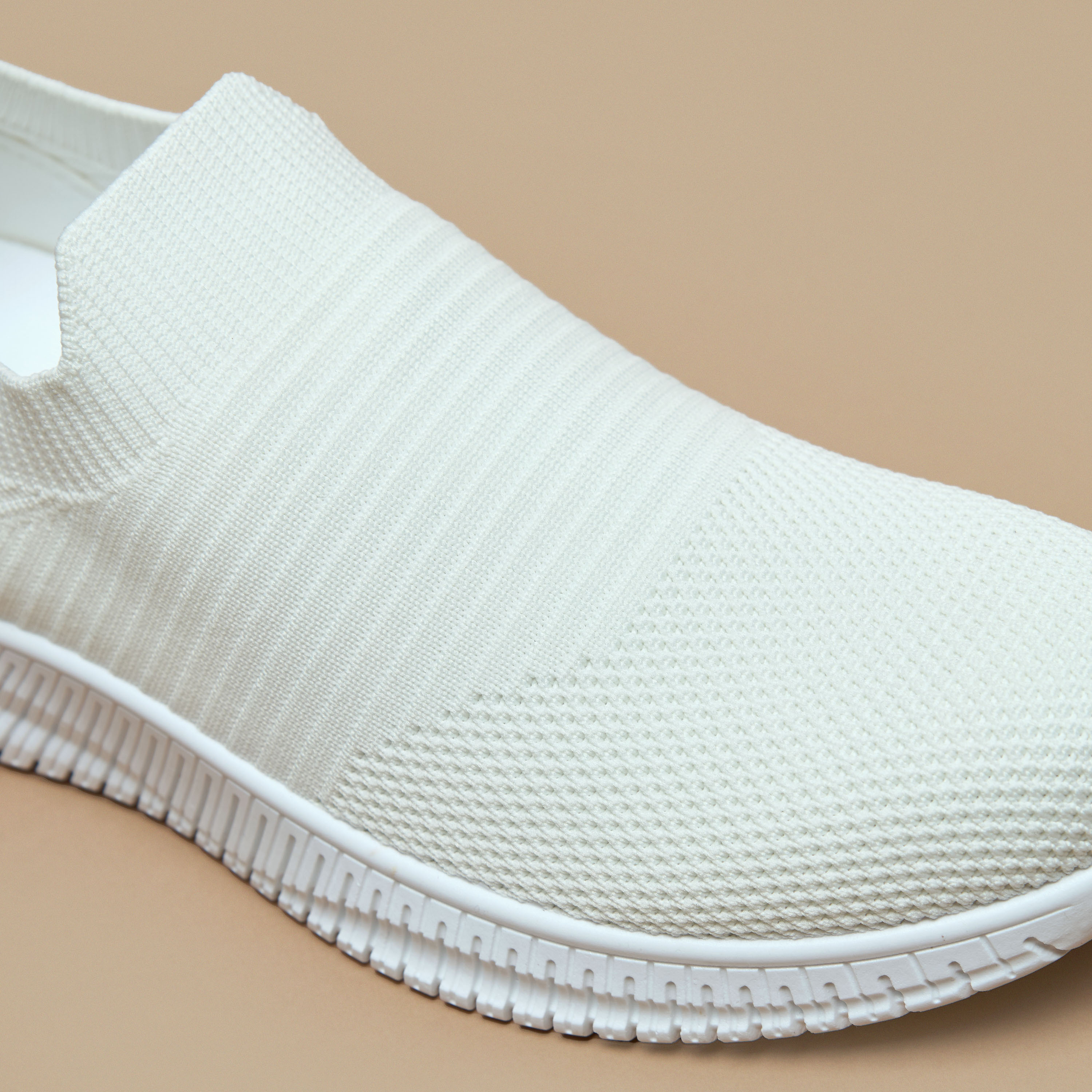 حذاء رياضي شبكي سهل الارتداء مع لسان سحب من أوكلان من شو إكسبرس-sports-women-shoes-image-15