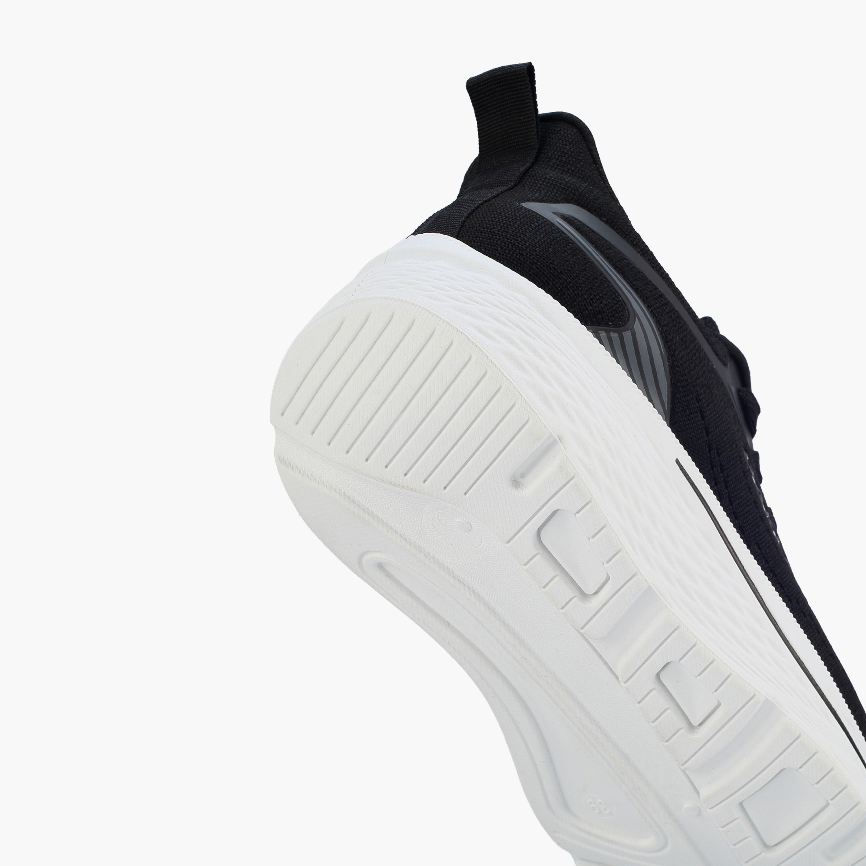 حذاء رياضي برباط إغلاق للنساء من أوكلان من شو إكسبريس-sports-women-shoes-image-15
