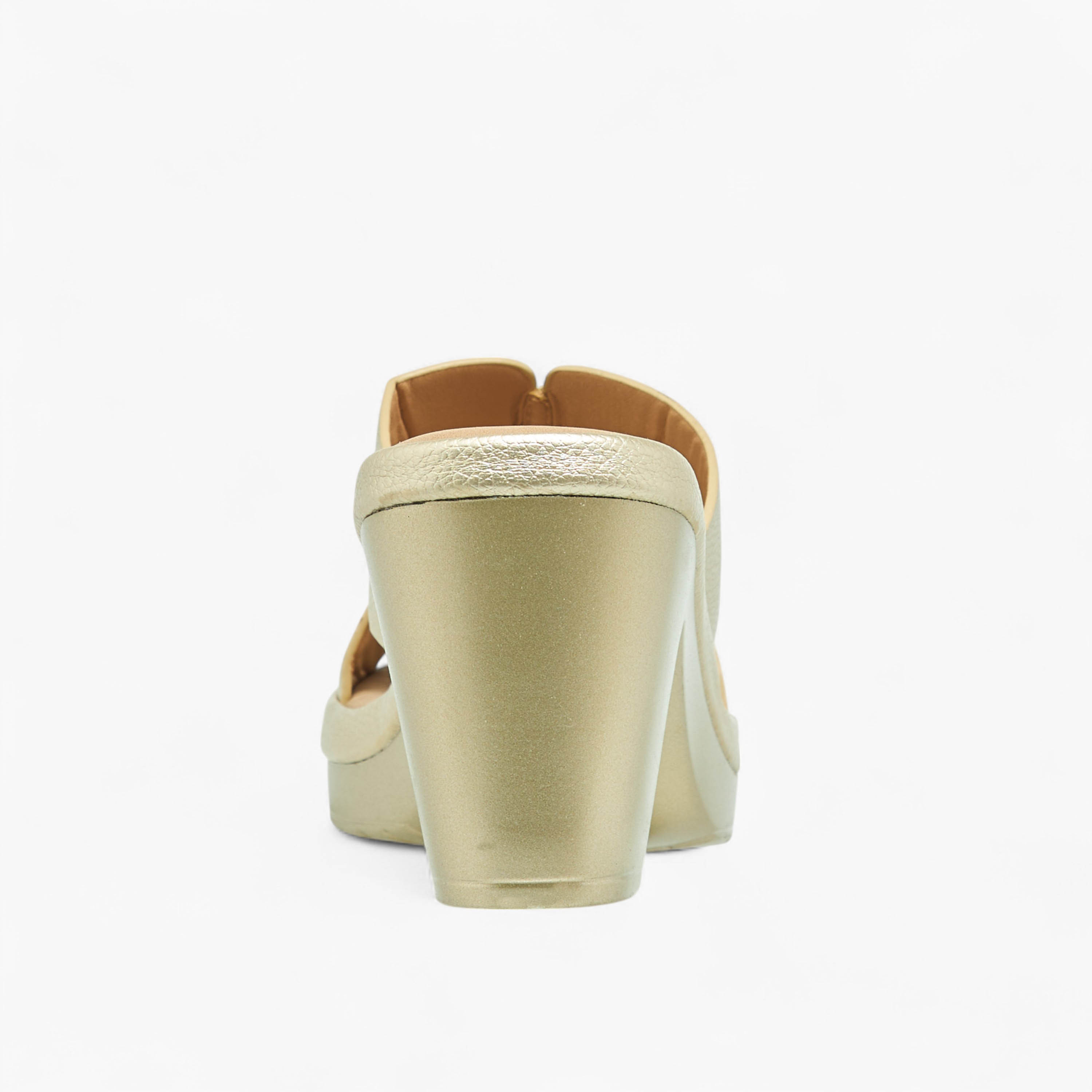 صندل سهل الارتداء بكعب سميك وتفاصيل مفرغة من فلورا بيلا-women-shoes-sandals-heeled-image-5