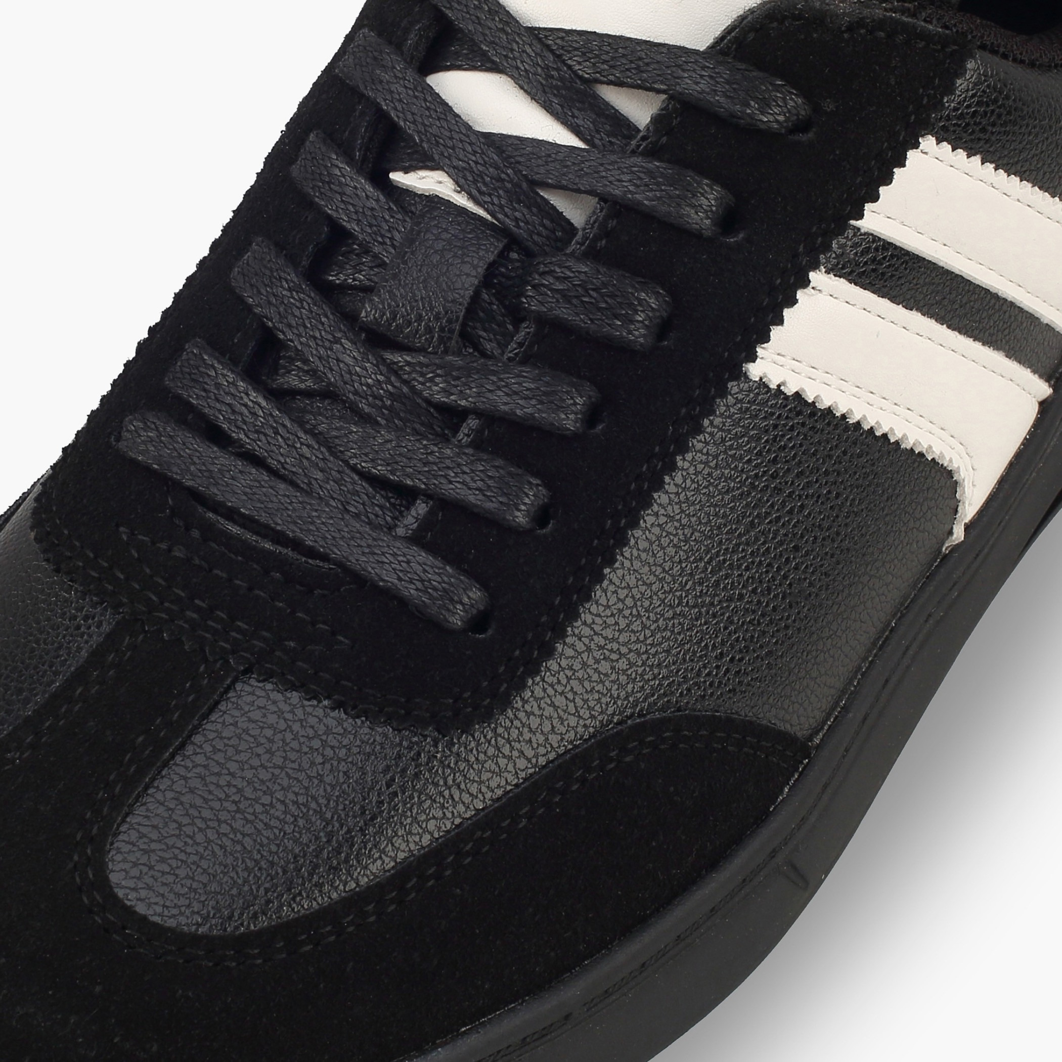 حذاء سنيكرز برباط وخطوط للرجال من إل بي إل بواسطة شو إكسبريس-men-shoes-sneakers-image-4