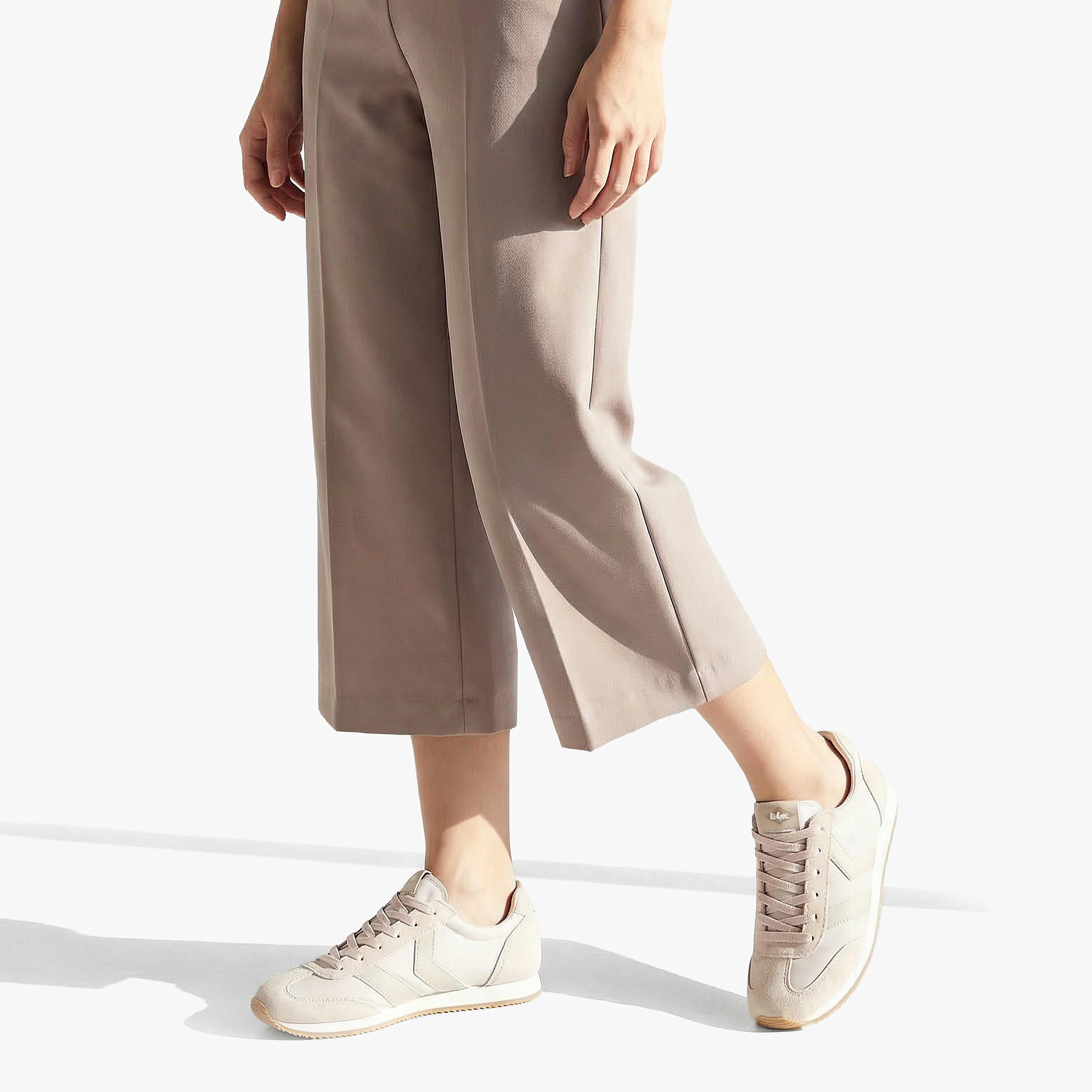 حذاء سنيكرز برباط إغلاق للنساء من لي كوبر-women-shoes-sneakers-image-2