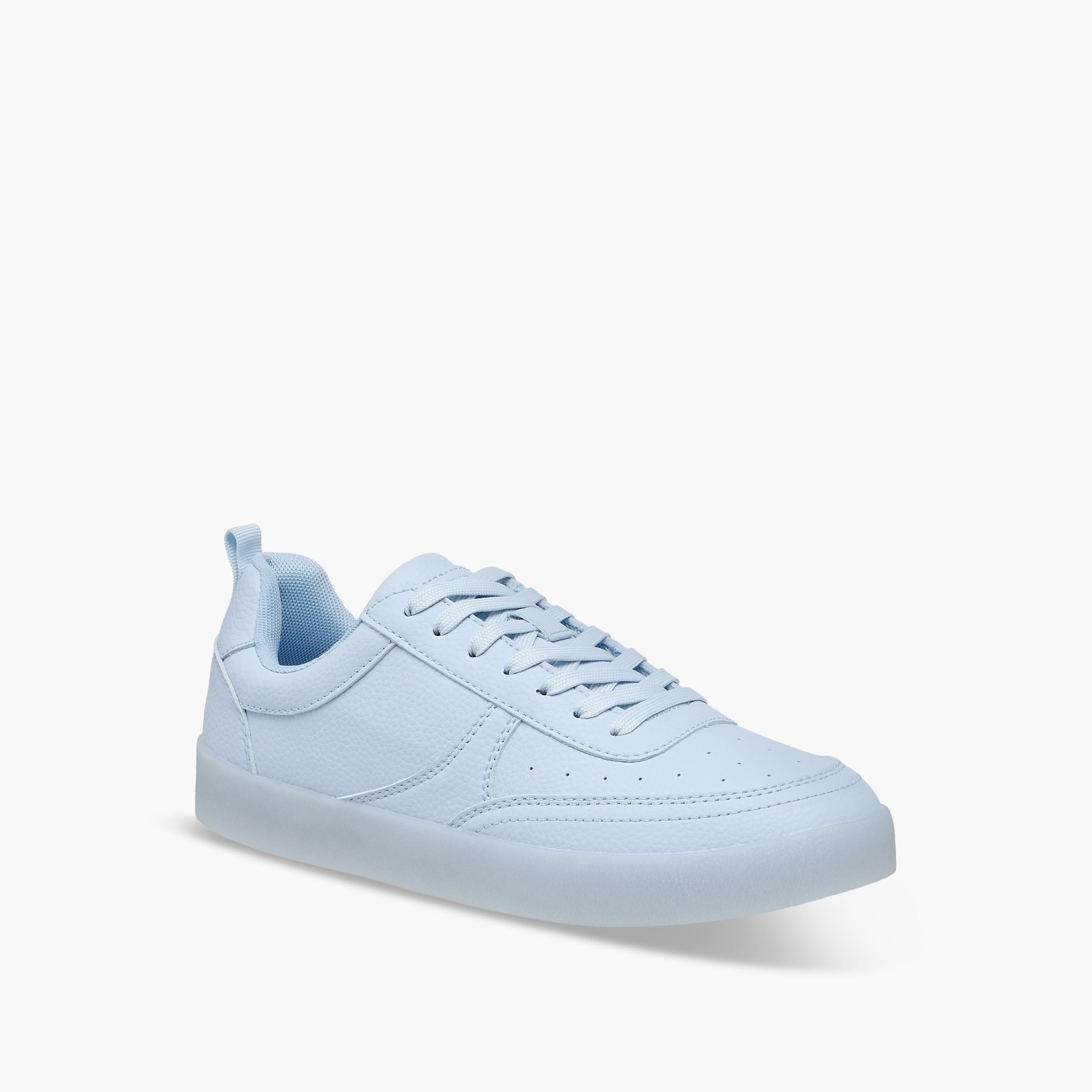 حذاء سنيكرز طول الكاحل برباط إغلاق للنساء من فلورا بيلا-women-shoes-sneakers-image-2