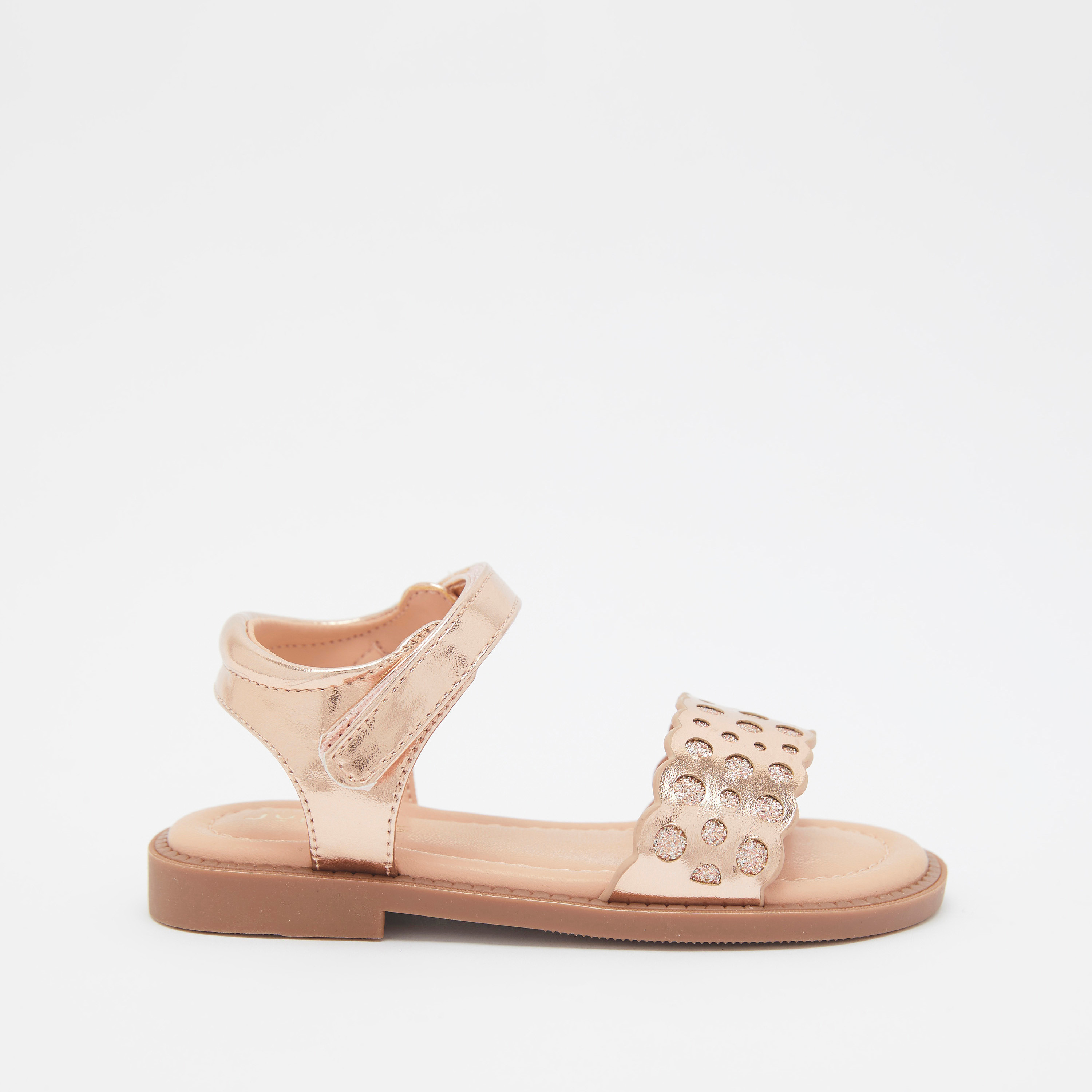 صندل بمقدّمة مفتوحة وتصميم مفرّغ من جونيورز-girls-shoes-sandals-image-1