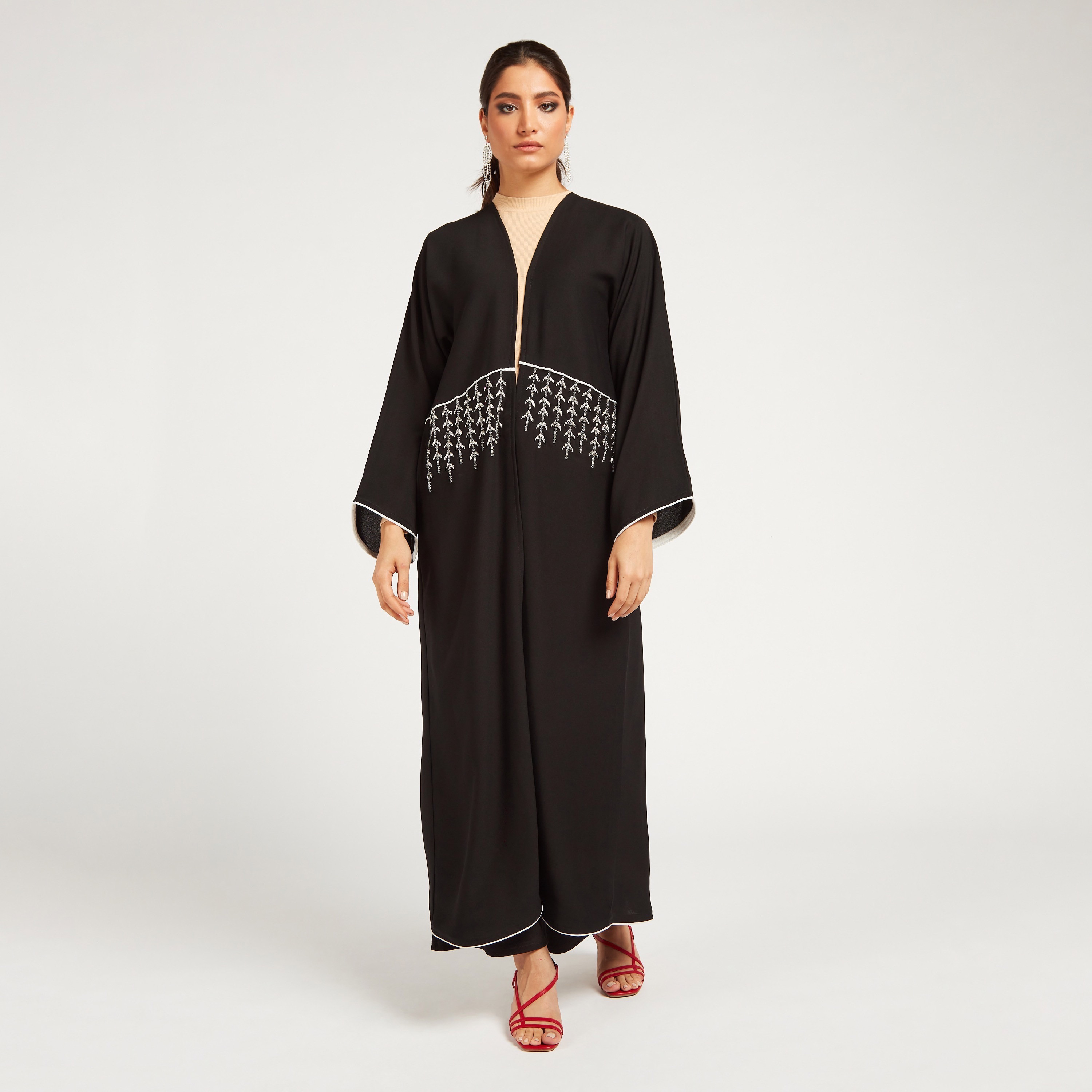 عباية إيه لاين مزيّنة بأكمام طويلة من يارا-women-arabicclothing-abayas-image-4