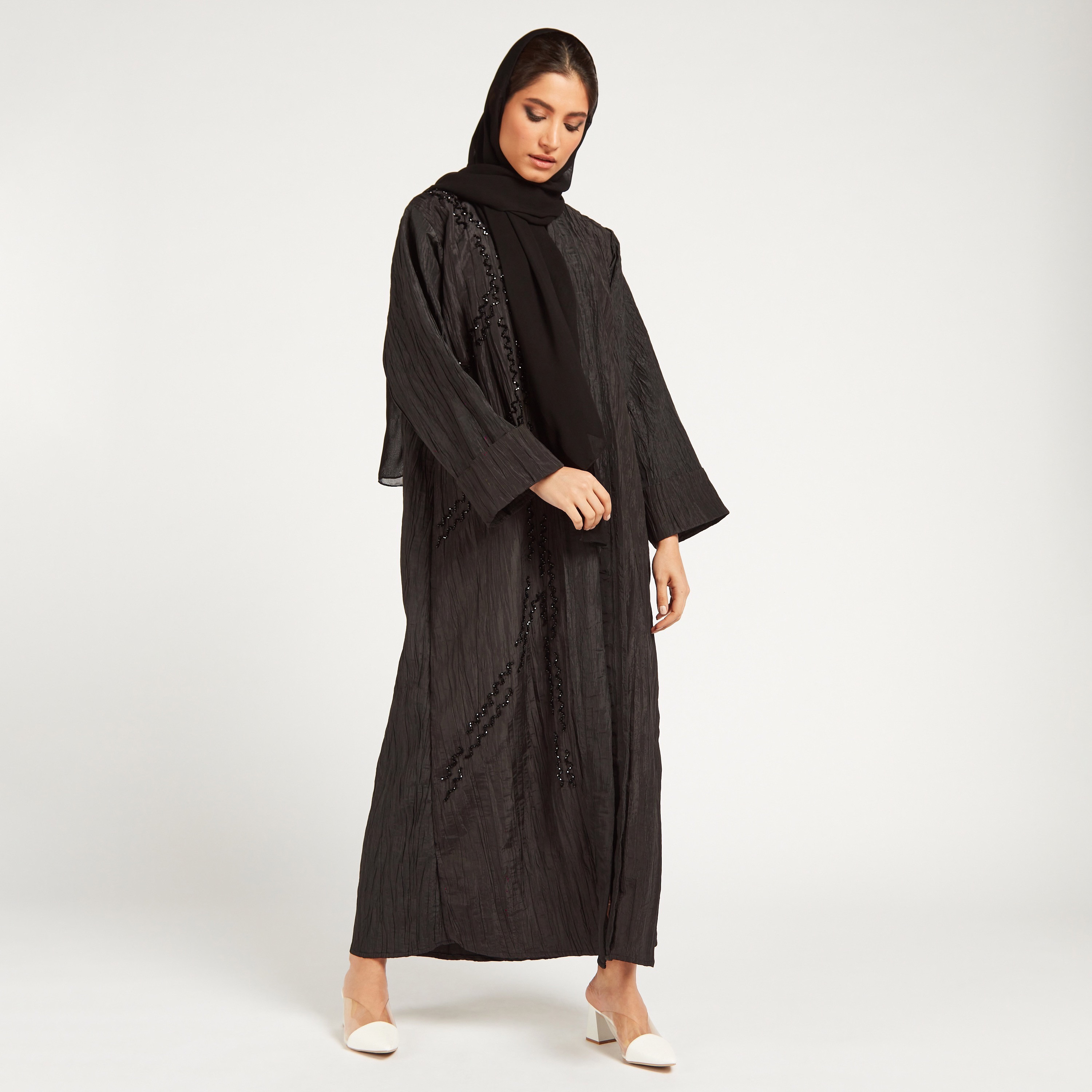 عباية إيه لاين مزيّنة بأكمام طويلة من يارا-women-arabicclothing-abayas-image-1