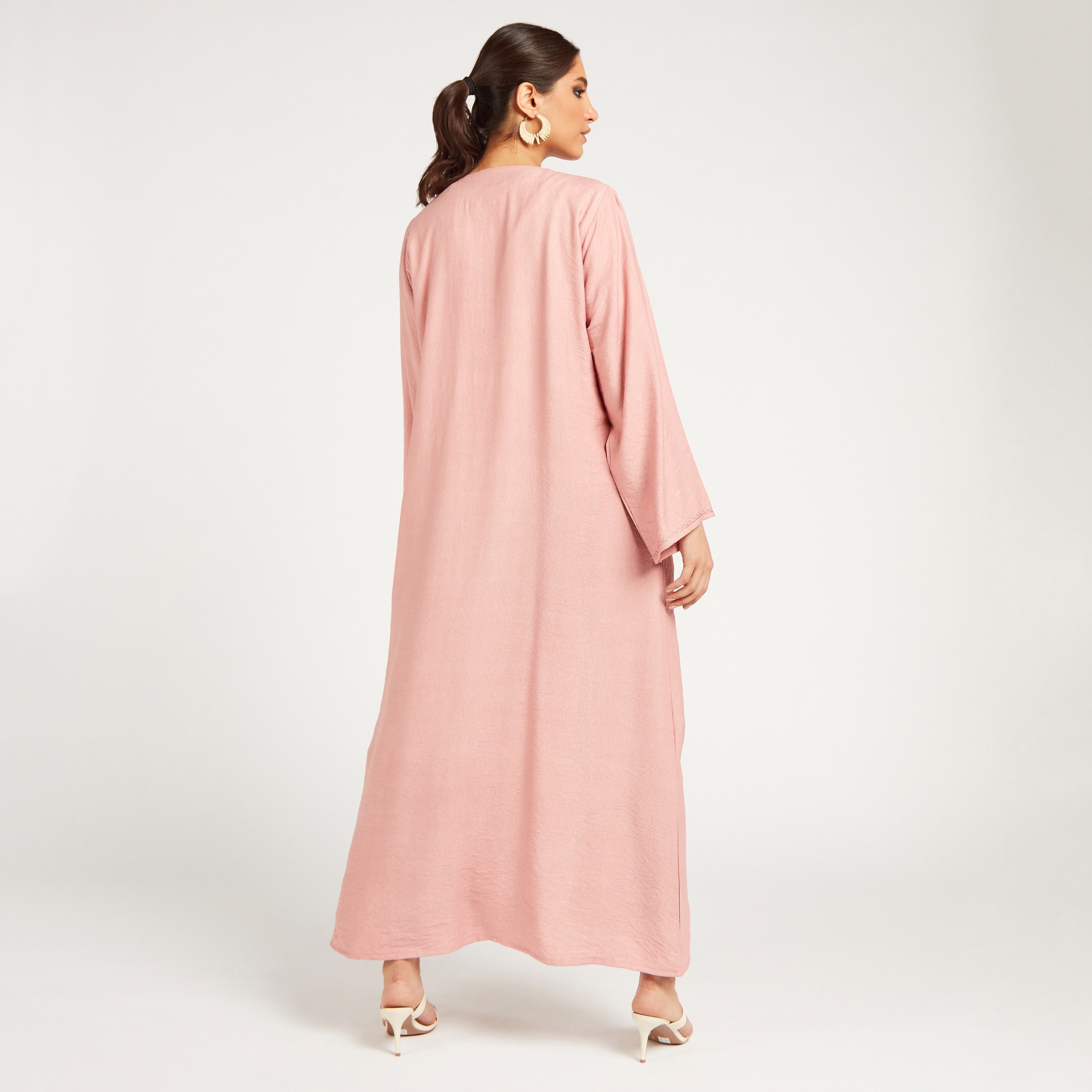 عباية طويلة مزيّنة بأكمام طويلة من يارا-women-arabicclothing-abayas-image-1