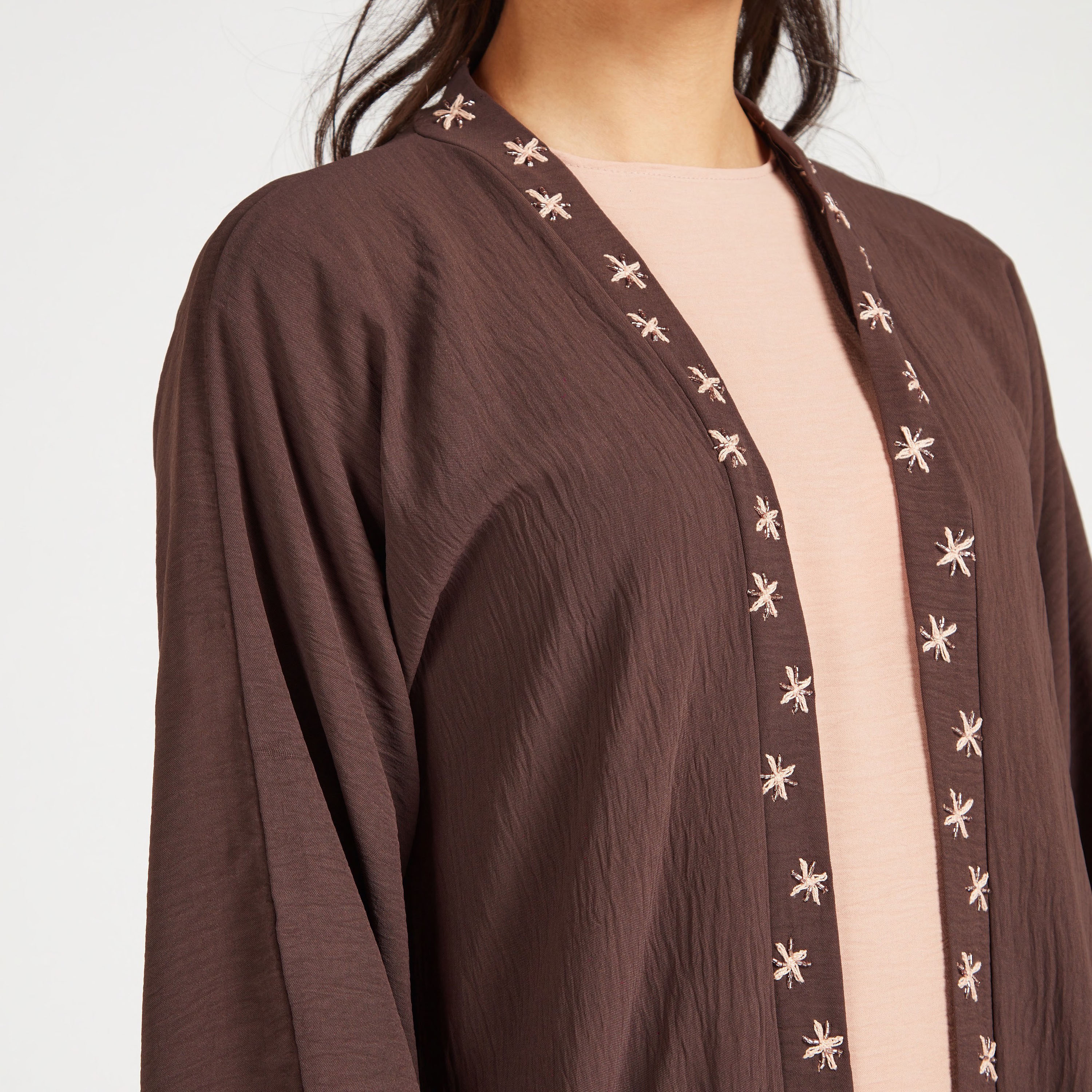 عباية مطرزة بفتحة أمامية من يارا-women-arabicclothing-abayas-image-3