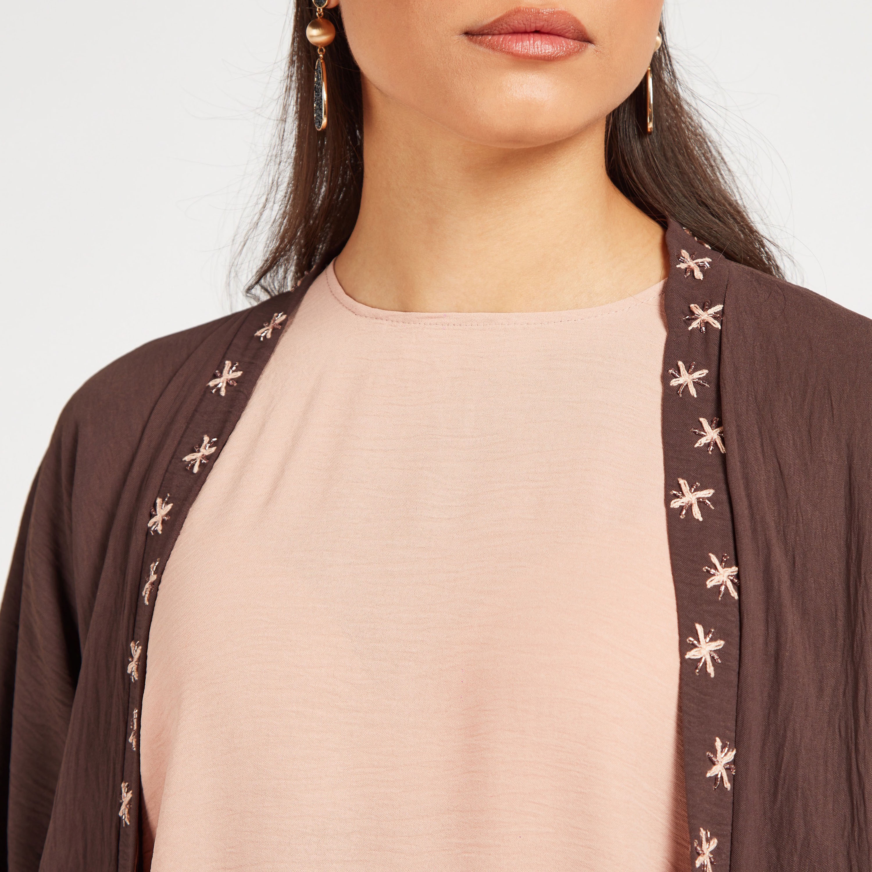 عباية مطرزة بفتحة أمامية من يارا-women-arabicclothing-abayas-image-2