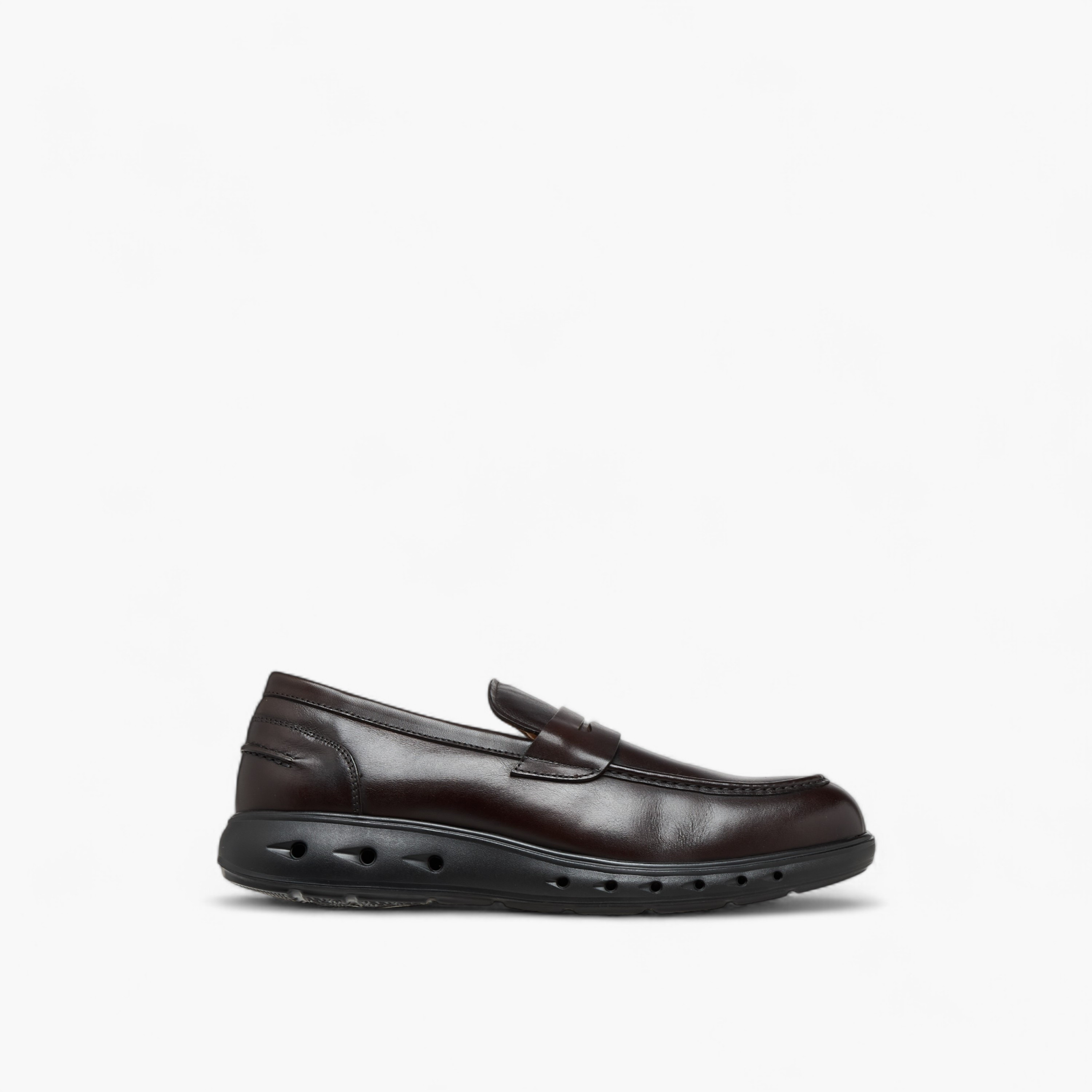 Le Confort Men Solid Slip-On Leather Loafers-men-shoes-loafersandmoccasins-image-3