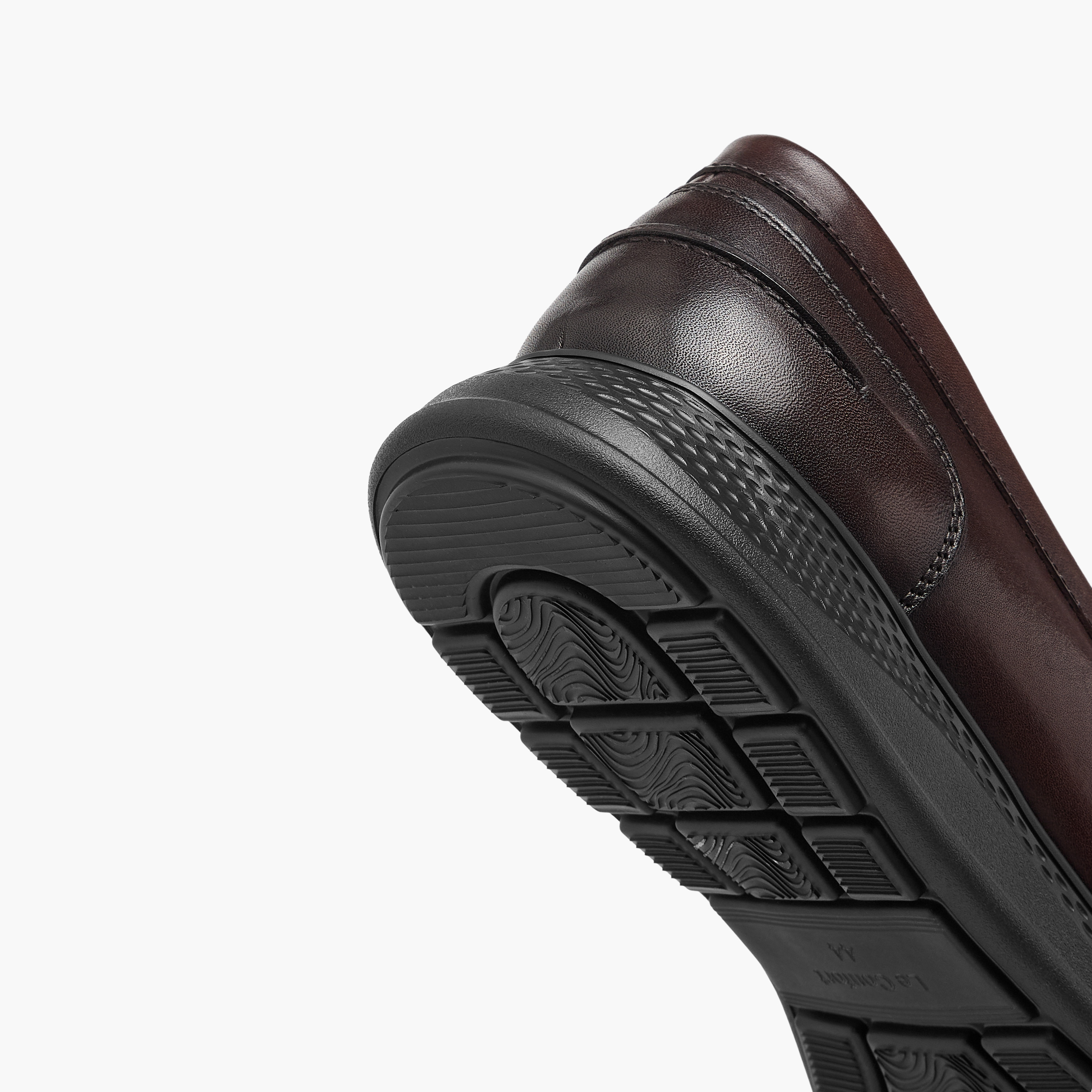 Le Confort Leather Solid Slip-On Loafers-men-shoes-loafersandmoccasins-image-5