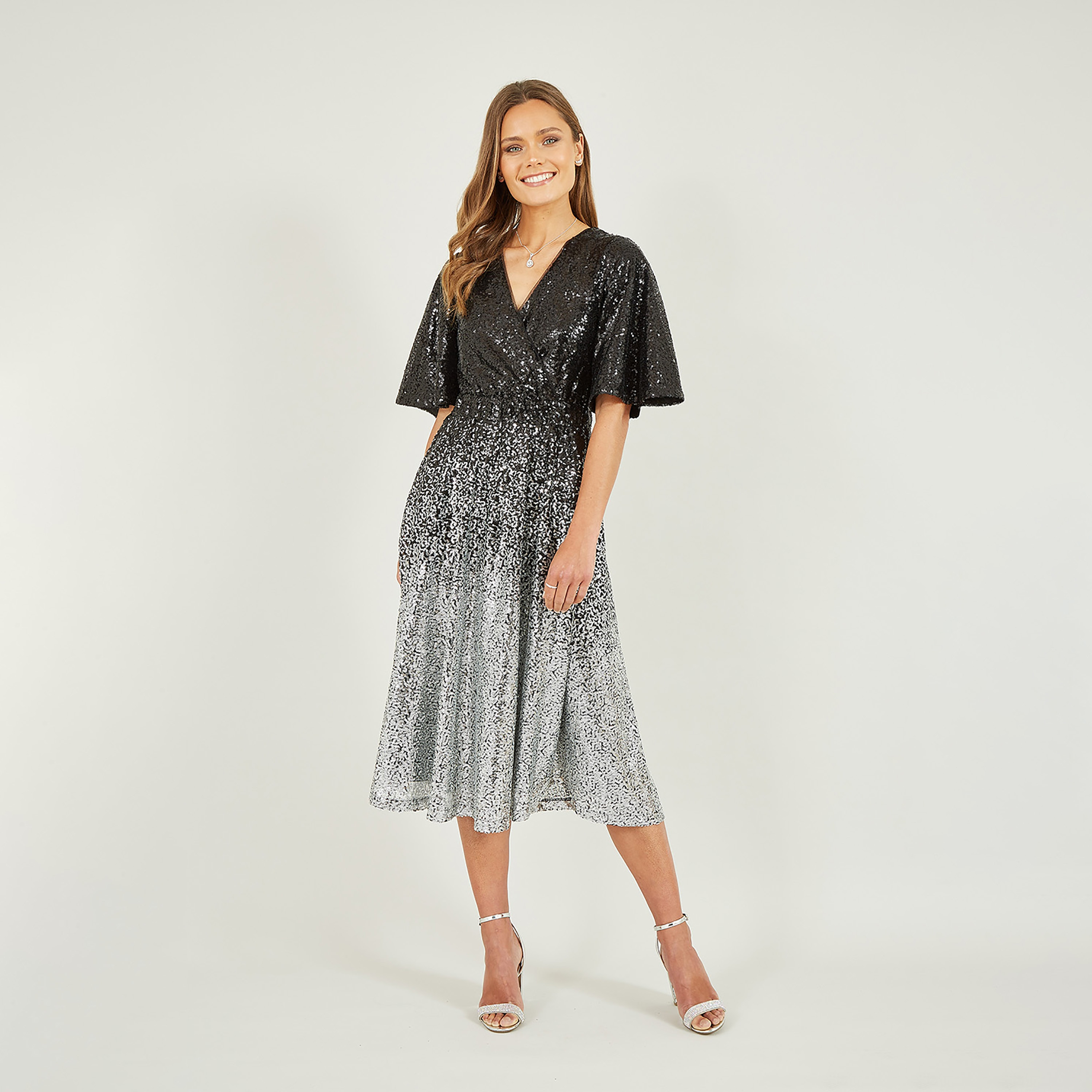 فستان سهرة نسائي متوسط الطول باللونين الأسود والفضي مع ترتر أومبير من يامي-women-clothing-dresses-image-1